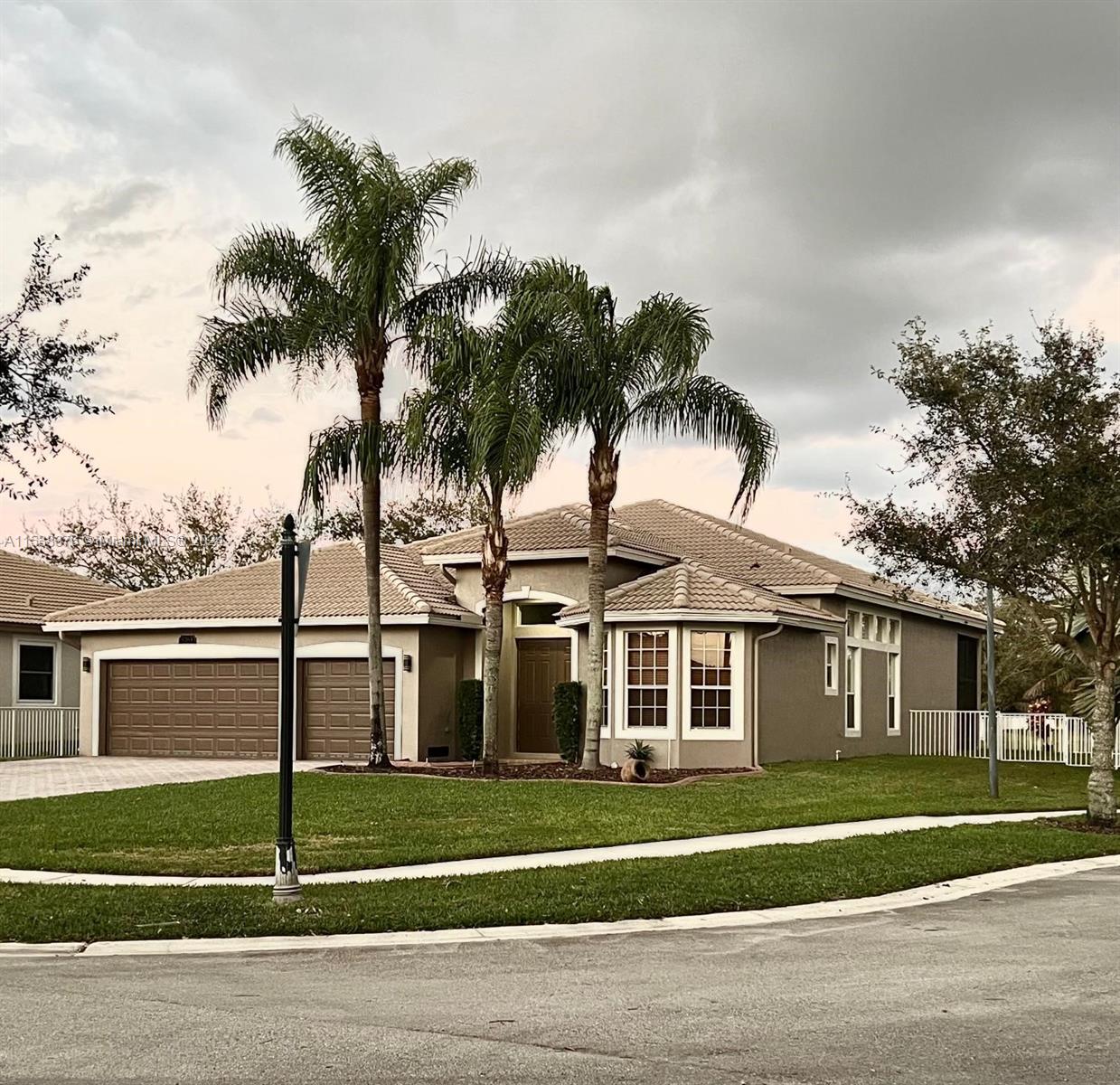 5263 SW 152nd Ave  For Sale A11538376, FL