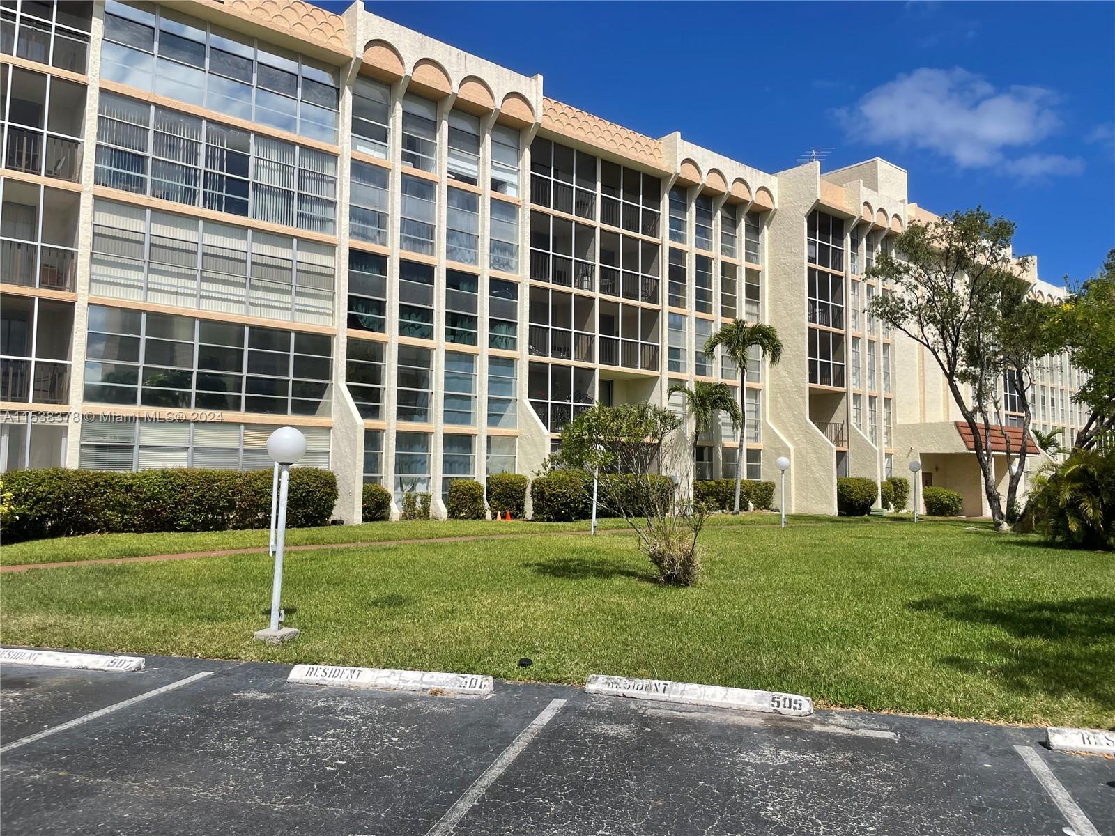 851 Three Islands Blvd 218, Hallandale Beach, Florida 33009, 2 Bedrooms Bedrooms, ,1 BathroomBathrooms,Residentiallease,For Rent,851 Three Islands Blvd 218,A11538378