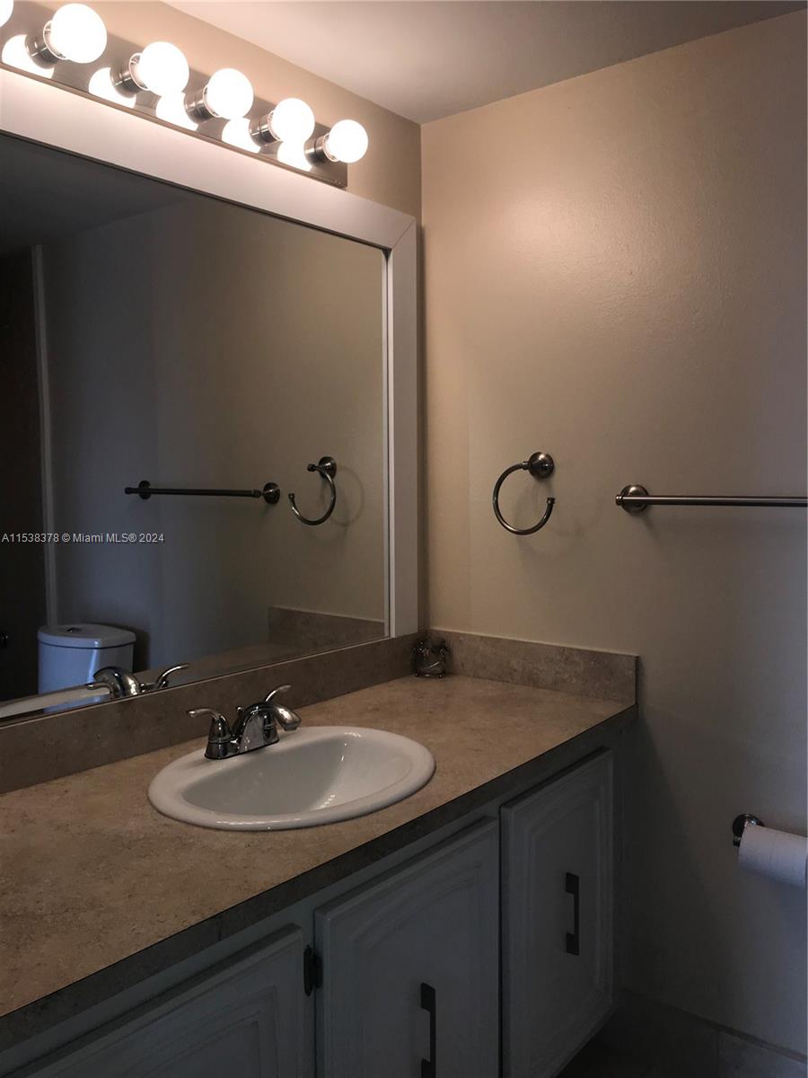 851 Three Islands Blvd 218, Hallandale Beach, Florida 33009, 2 Bedrooms Bedrooms, ,1 BathroomBathrooms,Residentiallease,For Rent,851 Three Islands Blvd 218,A11538378