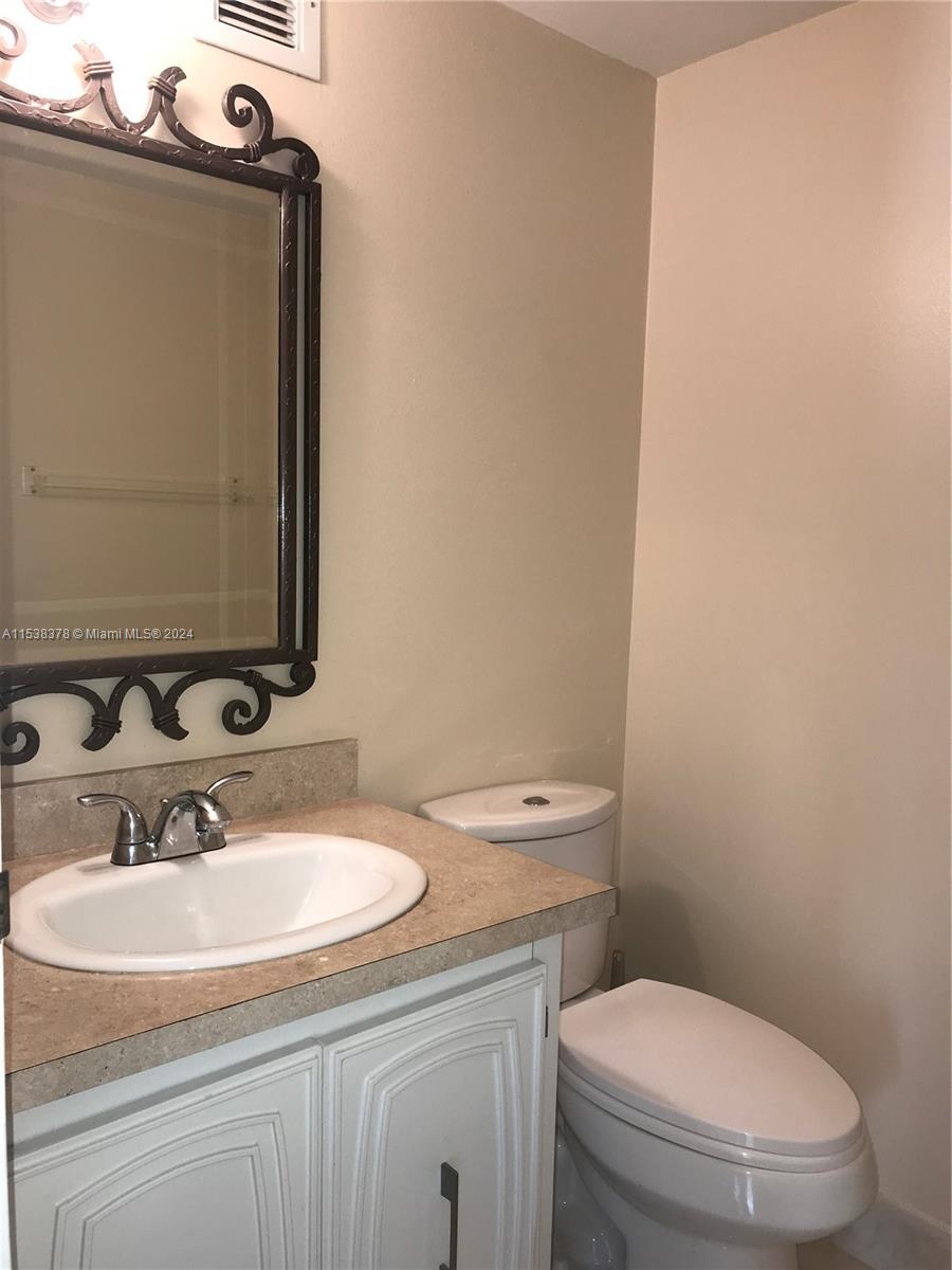 851 Three Islands Blvd 218, Hallandale Beach, Florida 33009, 2 Bedrooms Bedrooms, ,1 BathroomBathrooms,Residentiallease,For Rent,851 Three Islands Blvd 218,A11538378