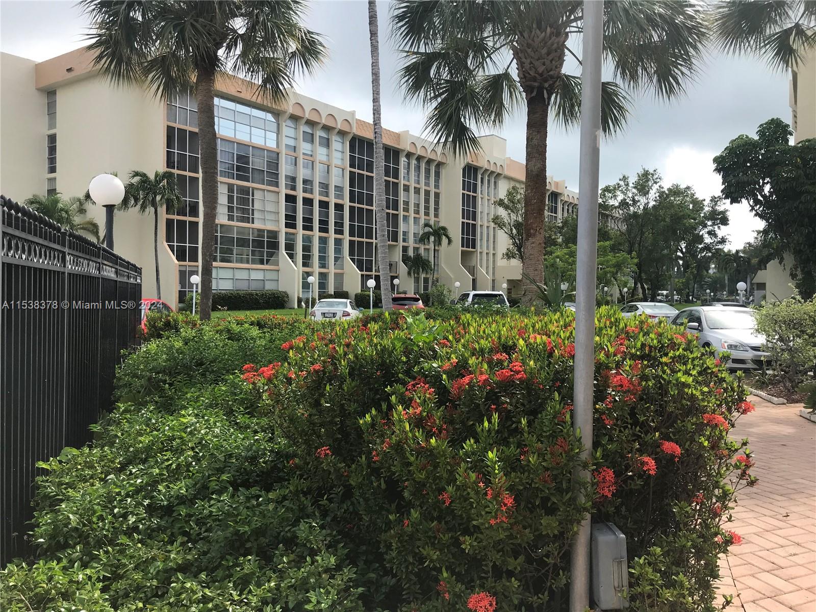 851 Three Islands Blvd 218, Hallandale Beach, Florida 33009, 2 Bedrooms Bedrooms, ,1 BathroomBathrooms,Residentiallease,For Rent,851 Three Islands Blvd 218,A11538378