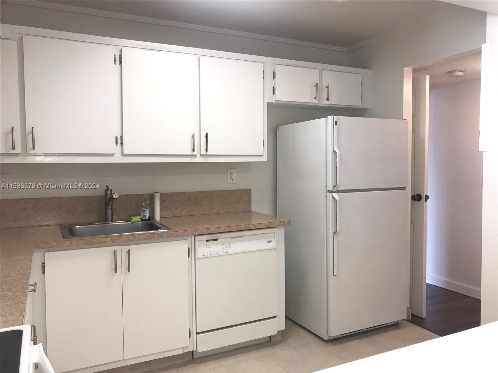 851 Three Islands Blvd 218, Hallandale Beach, Florida 33009, 2 Bedrooms Bedrooms, ,1 BathroomBathrooms,Residentiallease,For Rent,851 Three Islands Blvd 218,A11538378