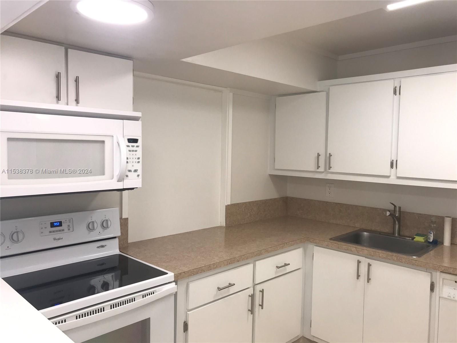 851 Three Islands Blvd 218, Hallandale Beach, Florida 33009, 2 Bedrooms Bedrooms, ,1 BathroomBathrooms,Residentiallease,For Rent,851 Three Islands Blvd 218,A11538378