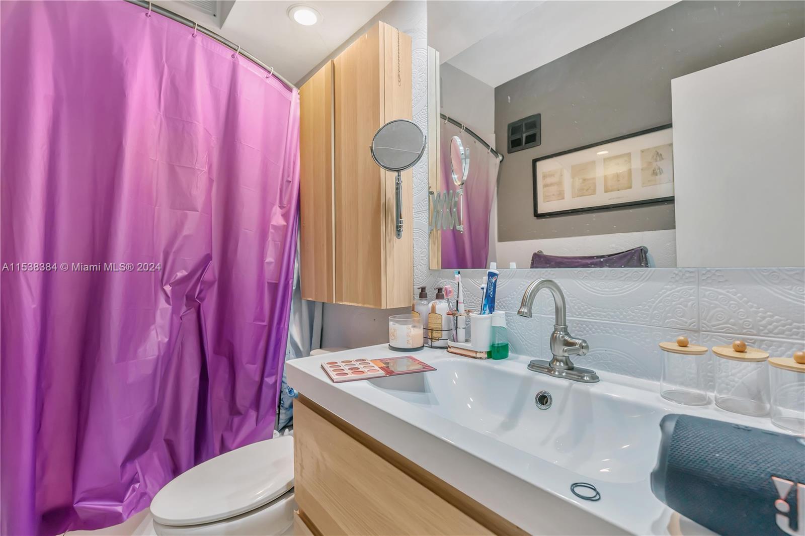 440 Paradise Isle Blvd 109, Hallandale Beach, Florida 33009, 1 Bedroom Bedrooms, ,1 BathroomBathrooms,Residentiallease,For Rent,440 Paradise Isle Blvd 109,A11538384