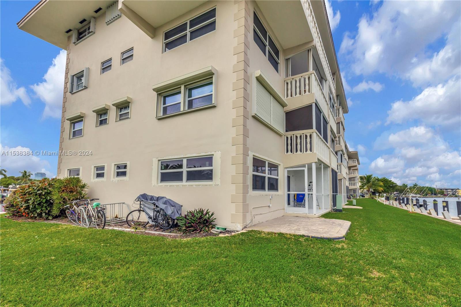 440 Paradise Isle Blvd 109, Hallandale Beach, Florida 33009, 1 Bedroom Bedrooms, ,1 BathroomBathrooms,Residentiallease,For Rent,440 Paradise Isle Blvd 109,A11538384