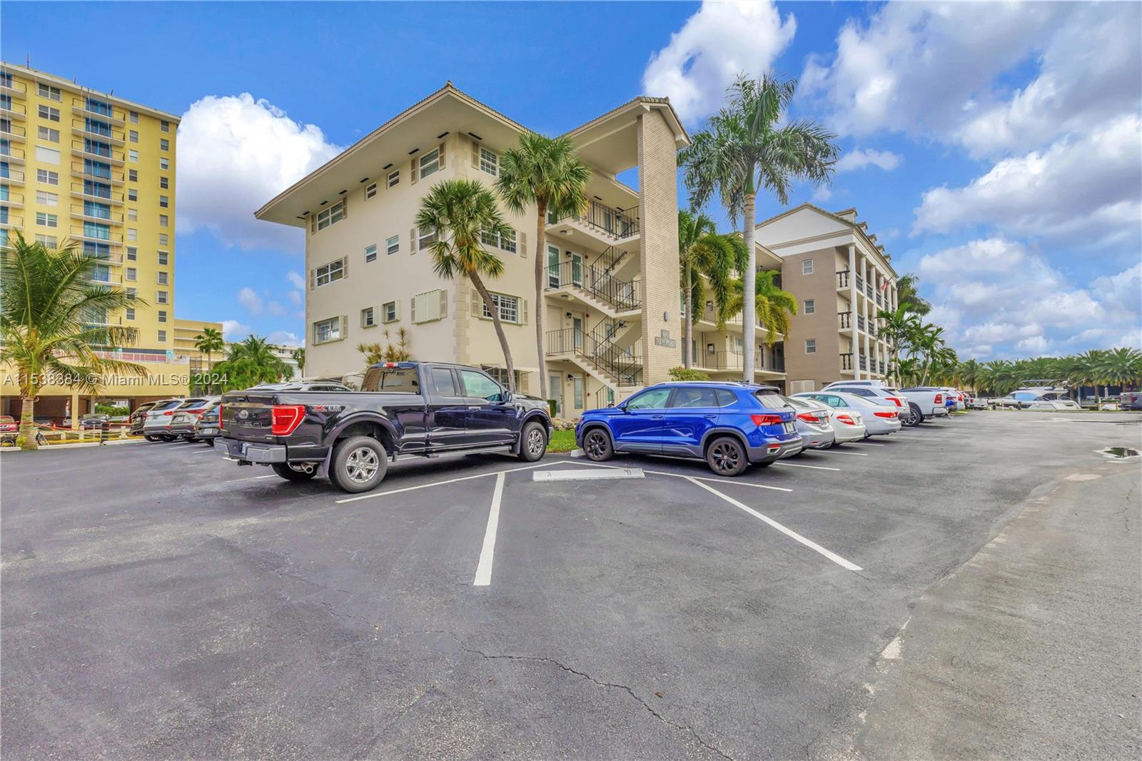 440 Paradise Isle Blvd 109, Hallandale Beach, Florida 33009, 1 Bedroom Bedrooms, ,1 BathroomBathrooms,Residentiallease,For Rent,440 Paradise Isle Blvd 109,A11538384