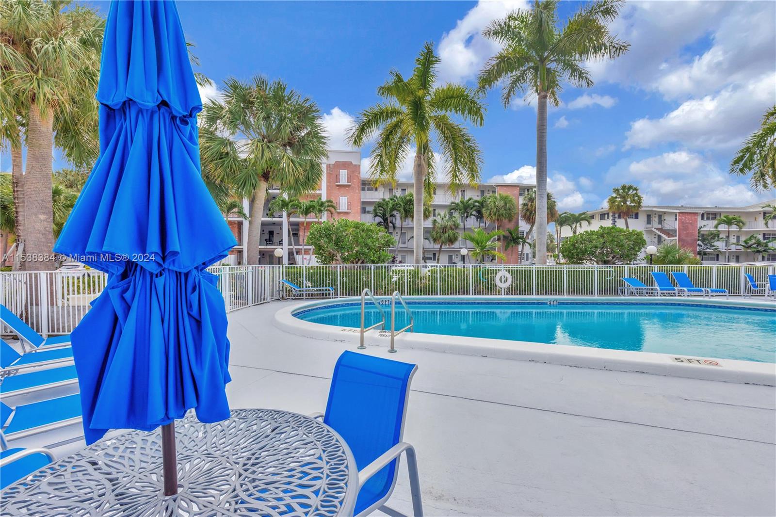 440 Paradise Isle Blvd 109, Hallandale Beach, Florida 33009, 1 Bedroom Bedrooms, ,1 BathroomBathrooms,Residentiallease,For Rent,440 Paradise Isle Blvd 109,A11538384