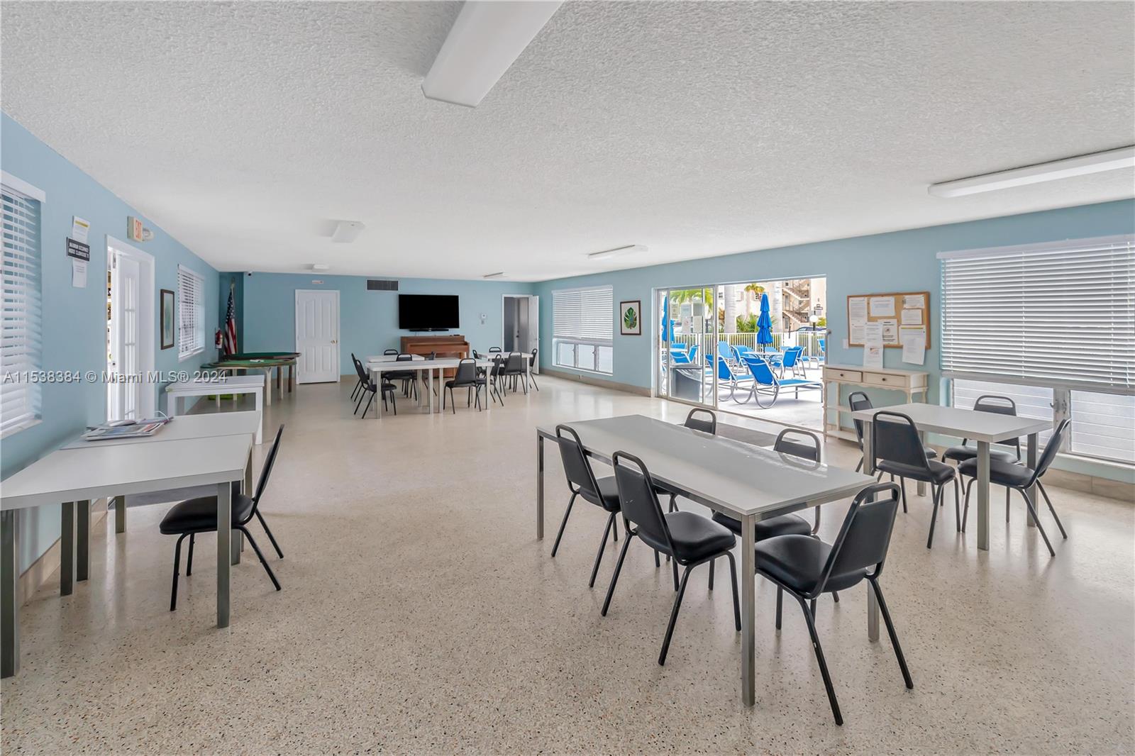 440 Paradise Isle Blvd 109, Hallandale Beach, Florida 33009, 1 Bedroom Bedrooms, ,1 BathroomBathrooms,Residentiallease,For Rent,440 Paradise Isle Blvd 109,A11538384