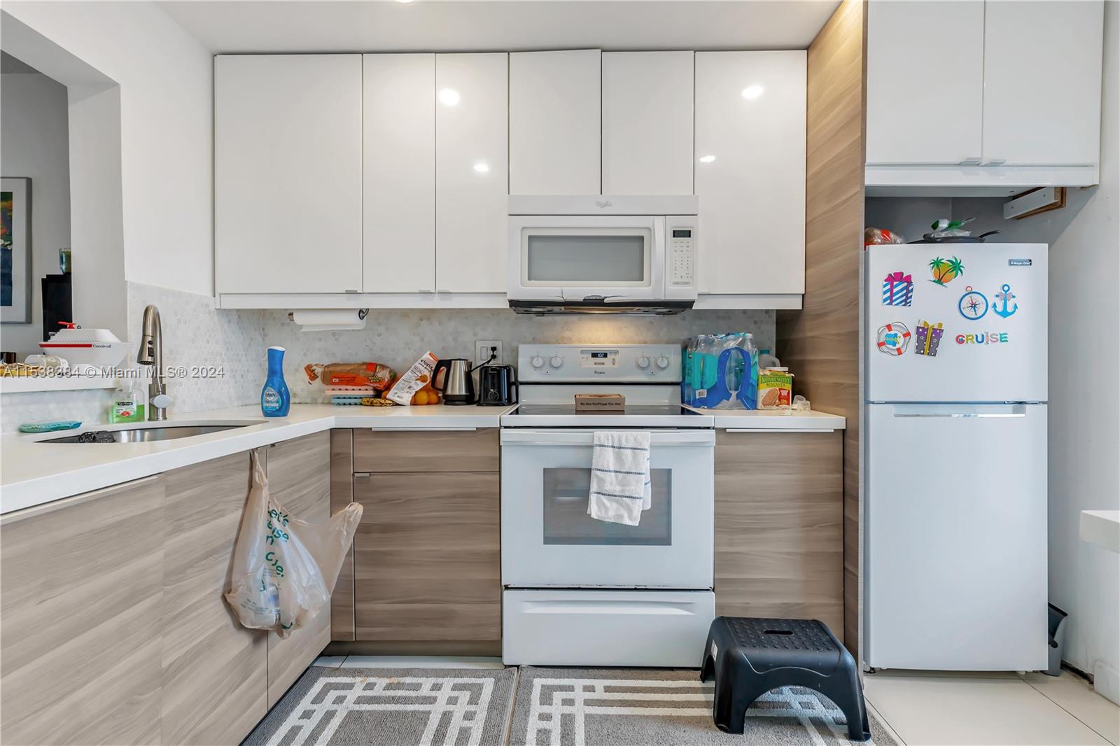 440 Paradise Isle Blvd 109, Hallandale Beach, Florida 33009, 1 Bedroom Bedrooms, ,1 BathroomBathrooms,Residentiallease,For Rent,440 Paradise Isle Blvd 109,A11538384