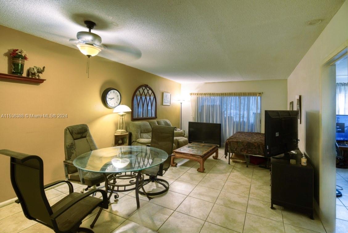 1101 Hillcrest Ct 101, Hollywood, Florida 33021, 1 Bedroom Bedrooms, ,1 BathroomBathrooms,Residential,For Sale,1101 Hillcrest Ct 101,A11536388