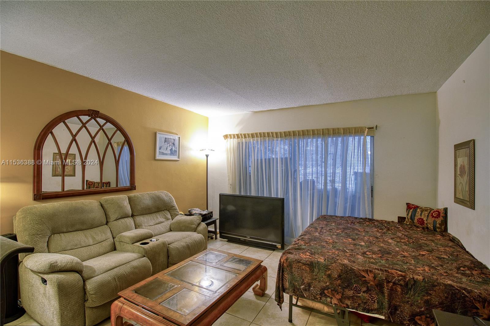 1101 Hillcrest Ct 101, Hollywood, Florida 33021, 1 Bedroom Bedrooms, ,1 BathroomBathrooms,Residential,For Sale,1101 Hillcrest Ct 101,A11536388
