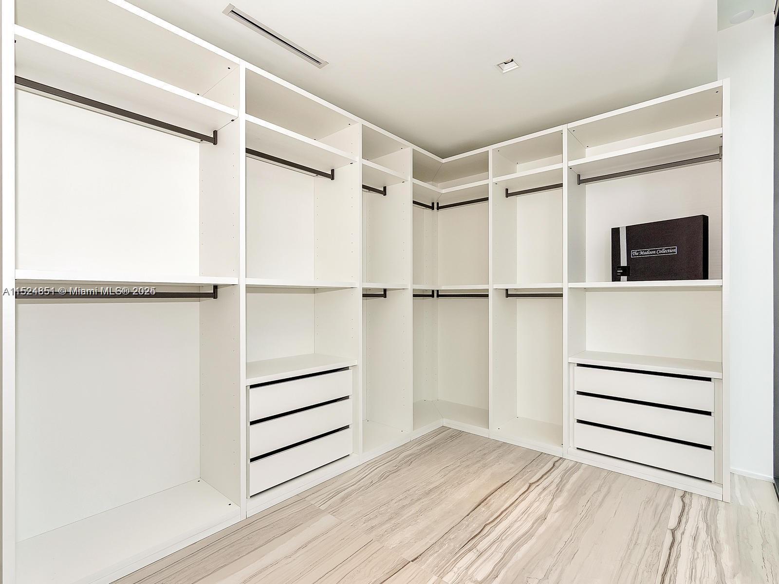 1000 Biscayne Blvd 4802, Miami, Florida 33132, 4 Bedrooms Bedrooms, ,5 BathroomsBathrooms,Residentiallease,For Rent,1000 Biscayne Blvd 4802,A11524851