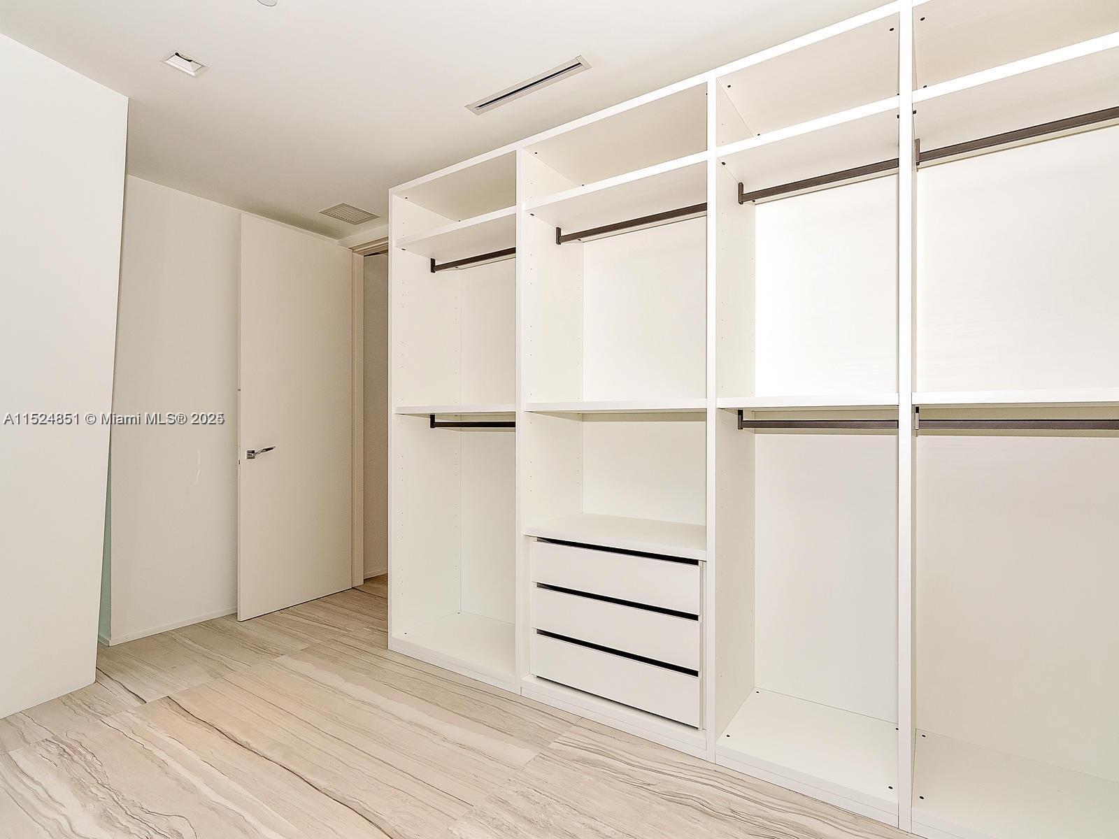 1000 Biscayne Blvd 4802, Miami, Florida 33132, 4 Bedrooms Bedrooms, ,5 BathroomsBathrooms,Residentiallease,For Rent,1000 Biscayne Blvd 4802,A11524851