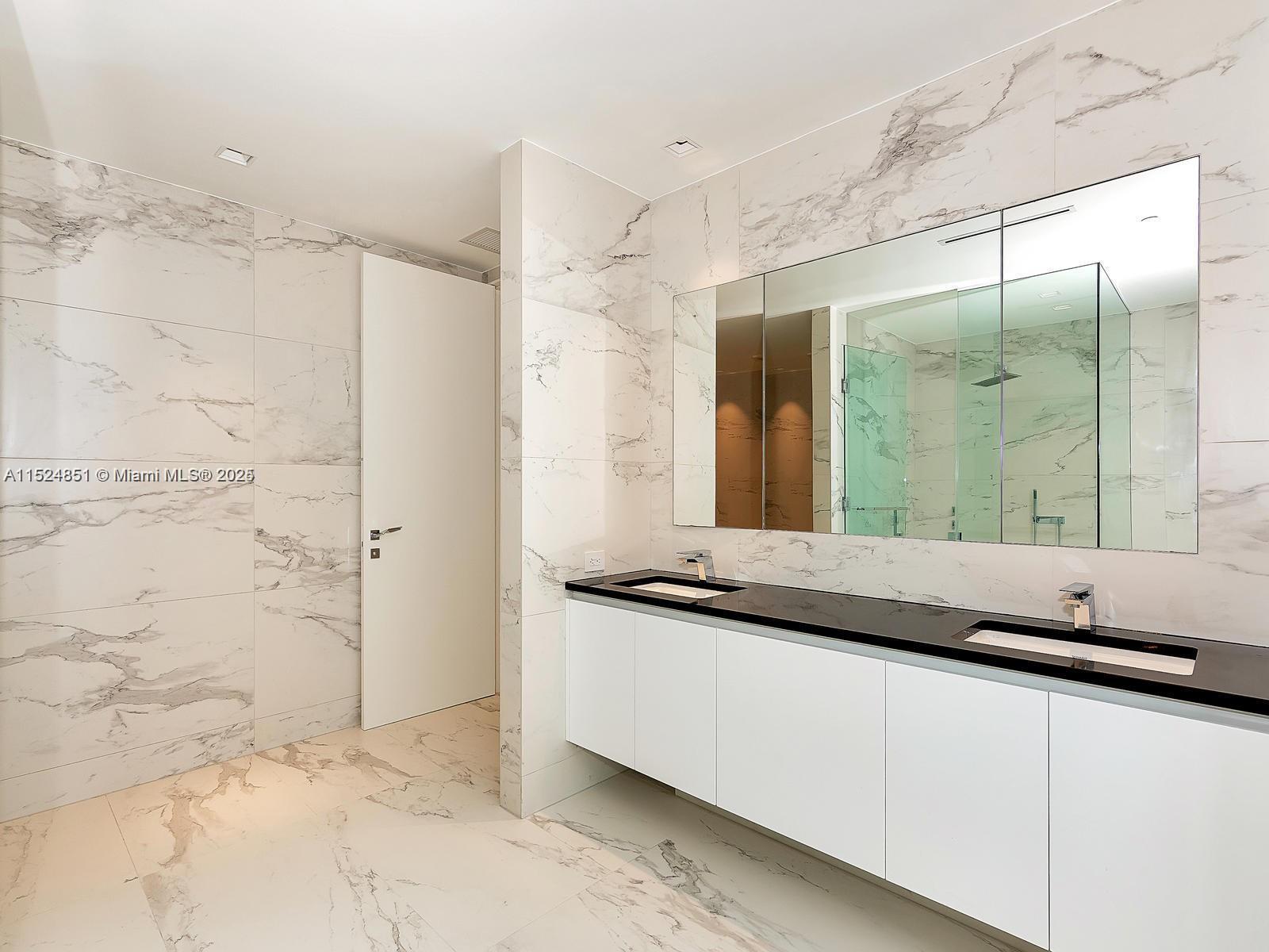 1000 Biscayne Blvd 4802, Miami, Florida 33132, 4 Bedrooms Bedrooms, ,5 BathroomsBathrooms,Residentiallease,For Rent,1000 Biscayne Blvd 4802,A11524851