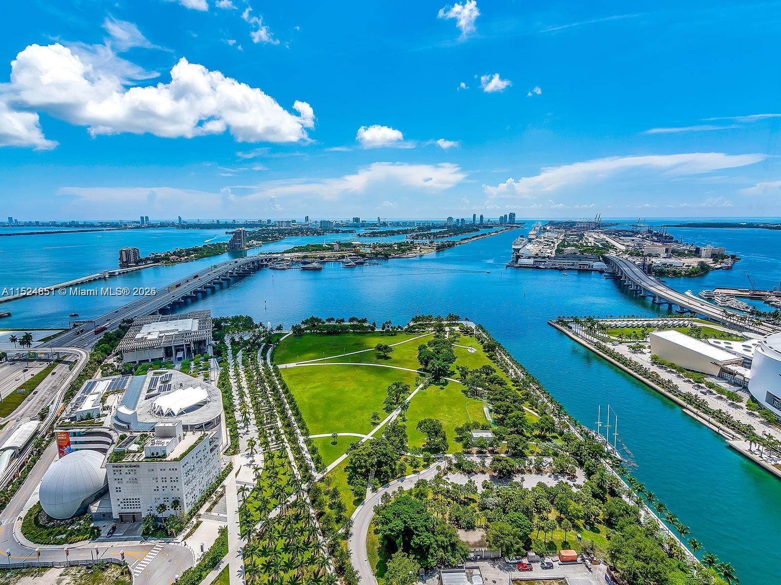 1000 Biscayne Blvd 4802, Miami, Florida 33132, 4 Bedrooms Bedrooms, ,5 BathroomsBathrooms,Residentiallease,For Rent,1000 Biscayne Blvd 4802,A11524851