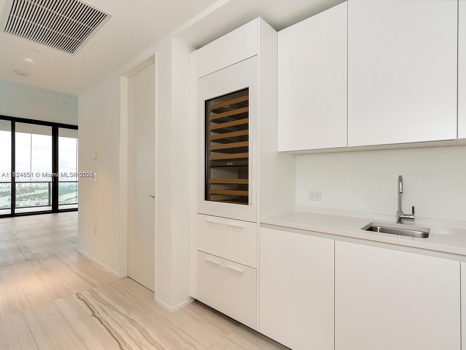 1000 Biscayne Blvd 4802, Miami, Florida 33132, 4 Bedrooms Bedrooms, ,5 BathroomsBathrooms,Residentiallease,For Rent,1000 Biscayne Blvd 4802,A11524851