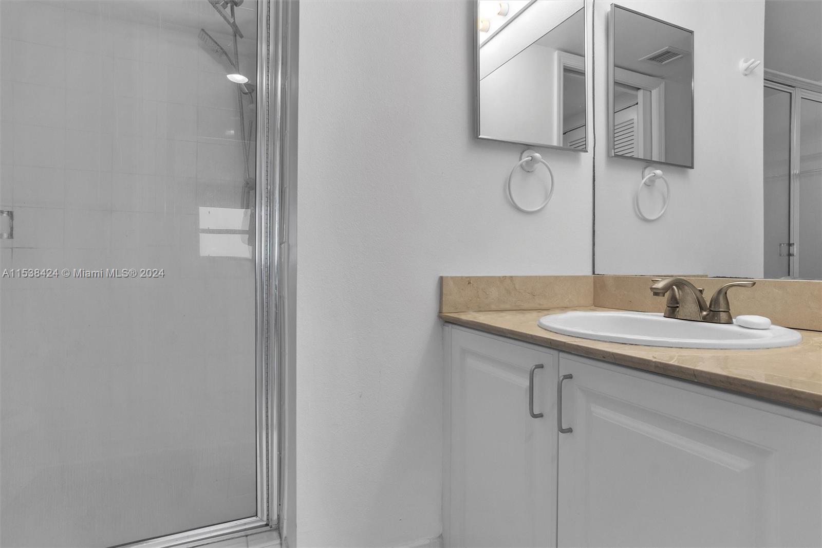 90 Alton Rd 2303, Miami Beach, Florida 33139, 2 Bedrooms Bedrooms, ,2 BathroomsBathrooms,Residentiallease,For Rent,90 Alton Rd 2303,A11538424