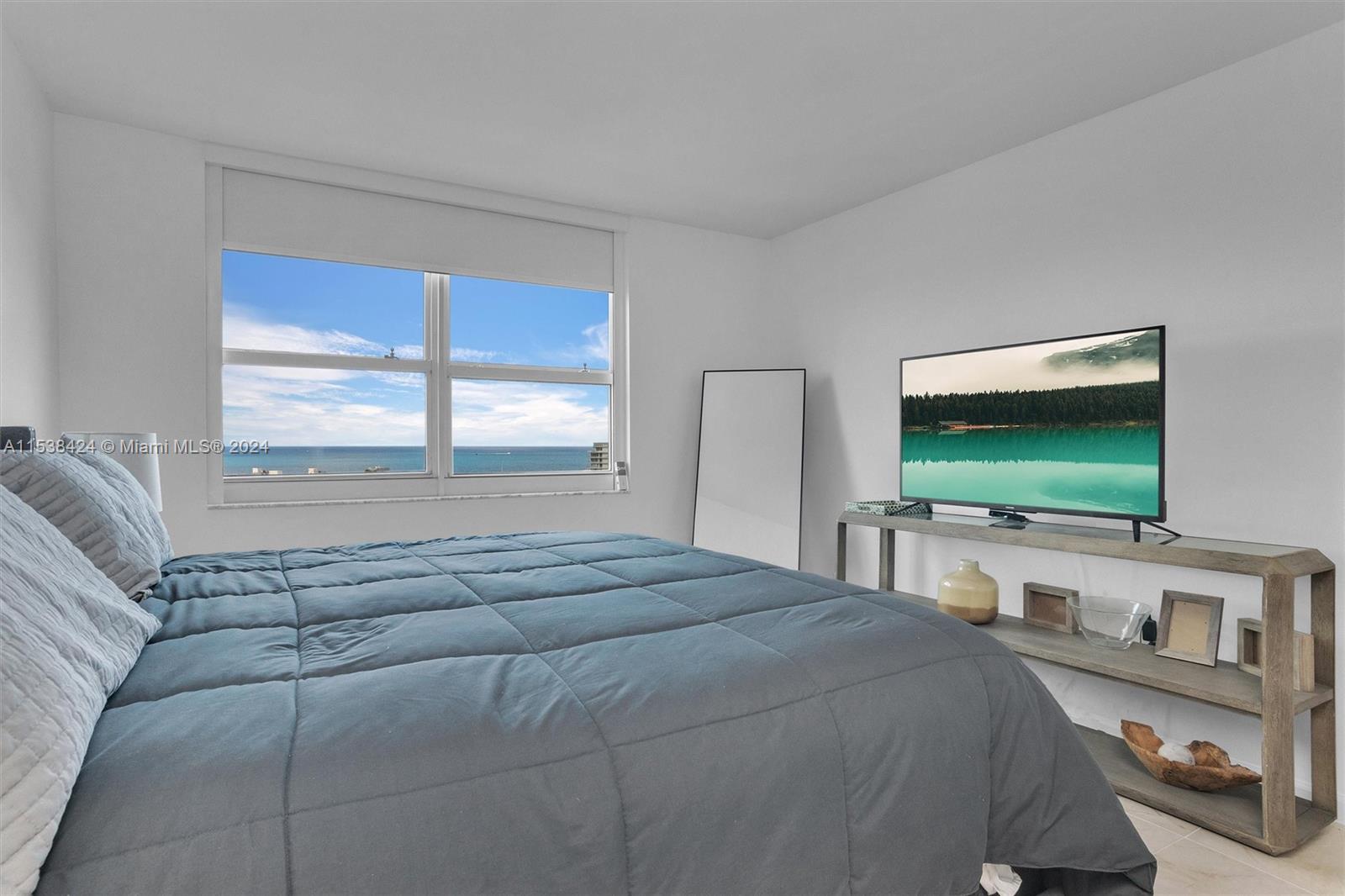 90 Alton Rd 2303, Miami Beach, Florida 33139, 2 Bedrooms Bedrooms, ,2 BathroomsBathrooms,Residentiallease,For Rent,90 Alton Rd 2303,A11538424