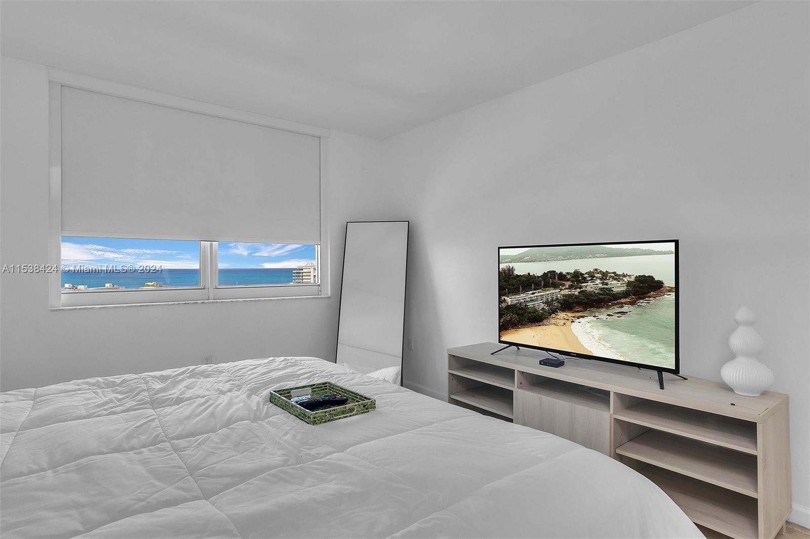 90 Alton Rd 2303, Miami Beach, Florida 33139, 2 Bedrooms Bedrooms, ,2 BathroomsBathrooms,Residentiallease,For Rent,90 Alton Rd 2303,A11538424