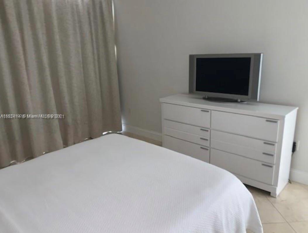 6365 Collins Ave 1006, Miami Beach, Florida 33141, 1 Bedroom Bedrooms, ,1 BathroomBathrooms,Residentiallease,For Rent,6365 Collins Ave 1006,A11537102