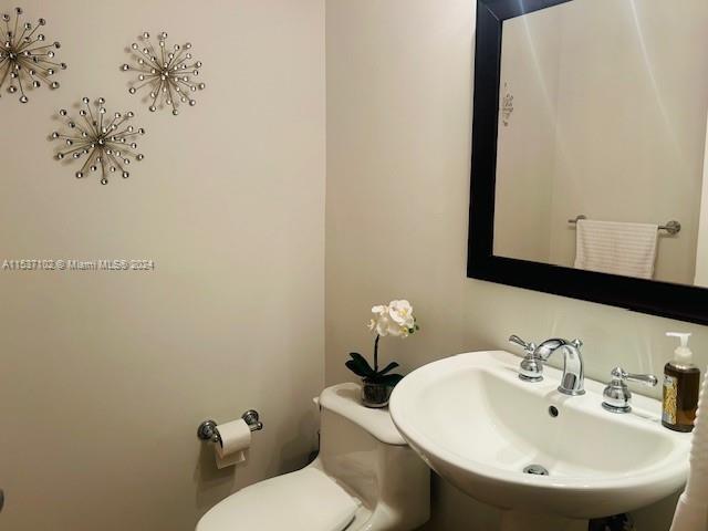 6365 Collins Ave 1006, Miami Beach, Florida 33141, 1 Bedroom Bedrooms, ,1 BathroomBathrooms,Residentiallease,For Rent,6365 Collins Ave 1006,A11537102