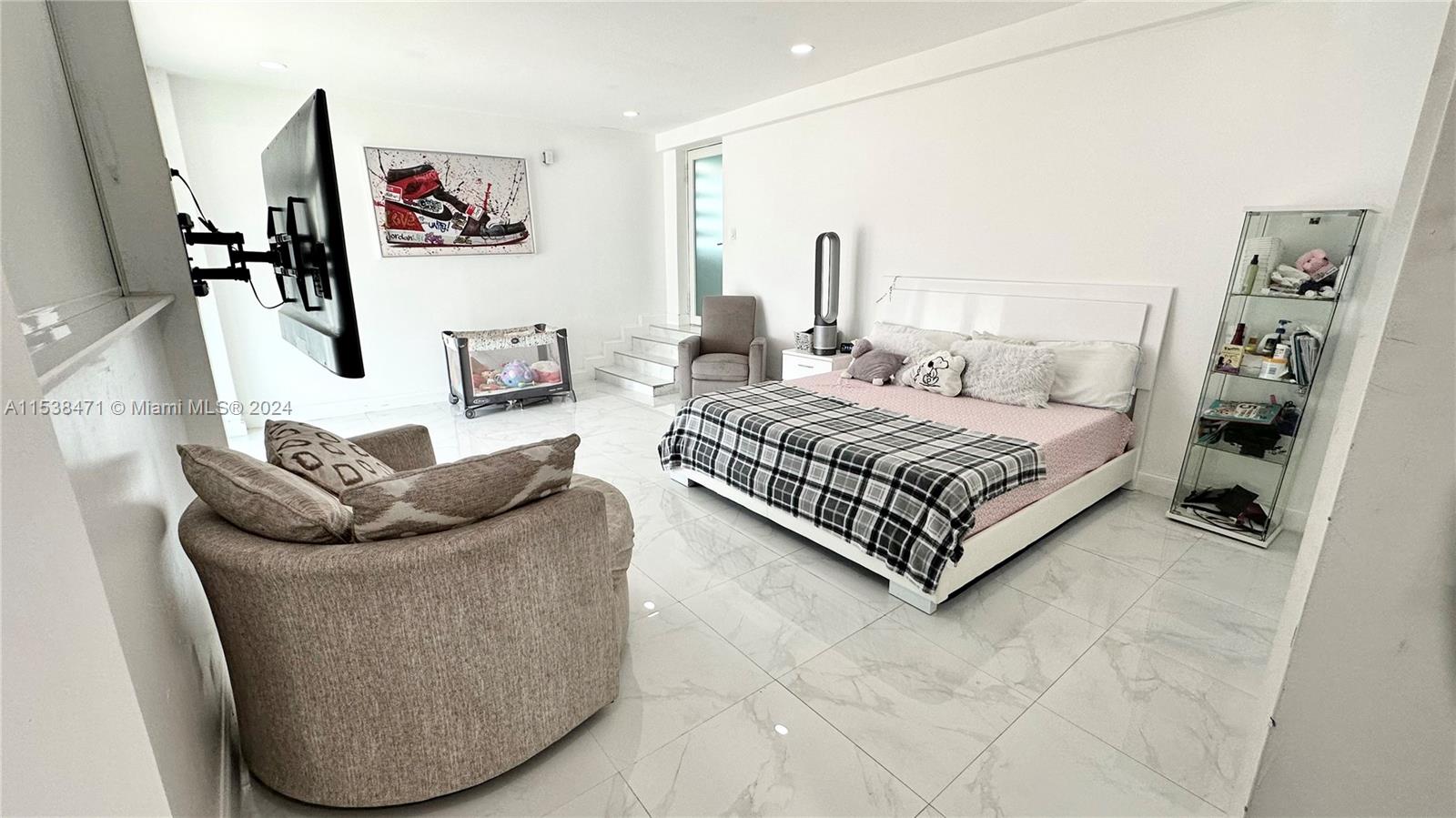 5190 NW 2nd Ter, Miami, Florida 33126, 4 Bedrooms Bedrooms, ,2 BathroomsBathrooms,Residential,For Sale,5190 NW 2nd Ter,A11538471