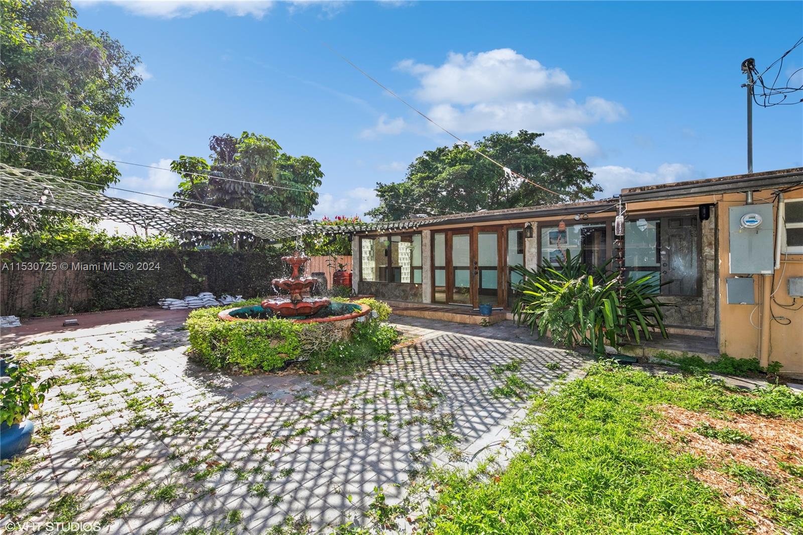 9835 SW 52nd St, Miami, Florida 33165, 5 Bedrooms Bedrooms, ,2 BathroomsBathrooms,Residential,For Sale,9835 SW 52nd St,A11530725