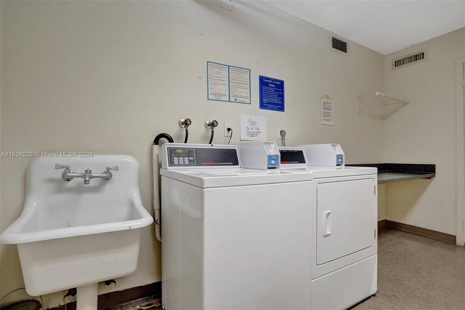 2750 NE 183rd St 2509, Aventura, Florida 33160, 2 Bedrooms Bedrooms, ,2 BathroomsBathrooms,Residential,For Sale,2750 NE 183rd St 2509,A11538222