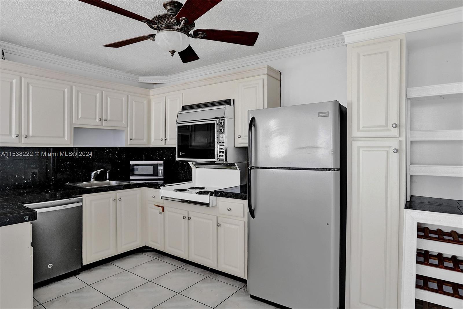 2750 183rd St, Aventura, FL, 33160 United States, 2 Bedrooms Bedrooms, ,2 BathroomsBathrooms,Residential,For Sale,183rd St,A11538222