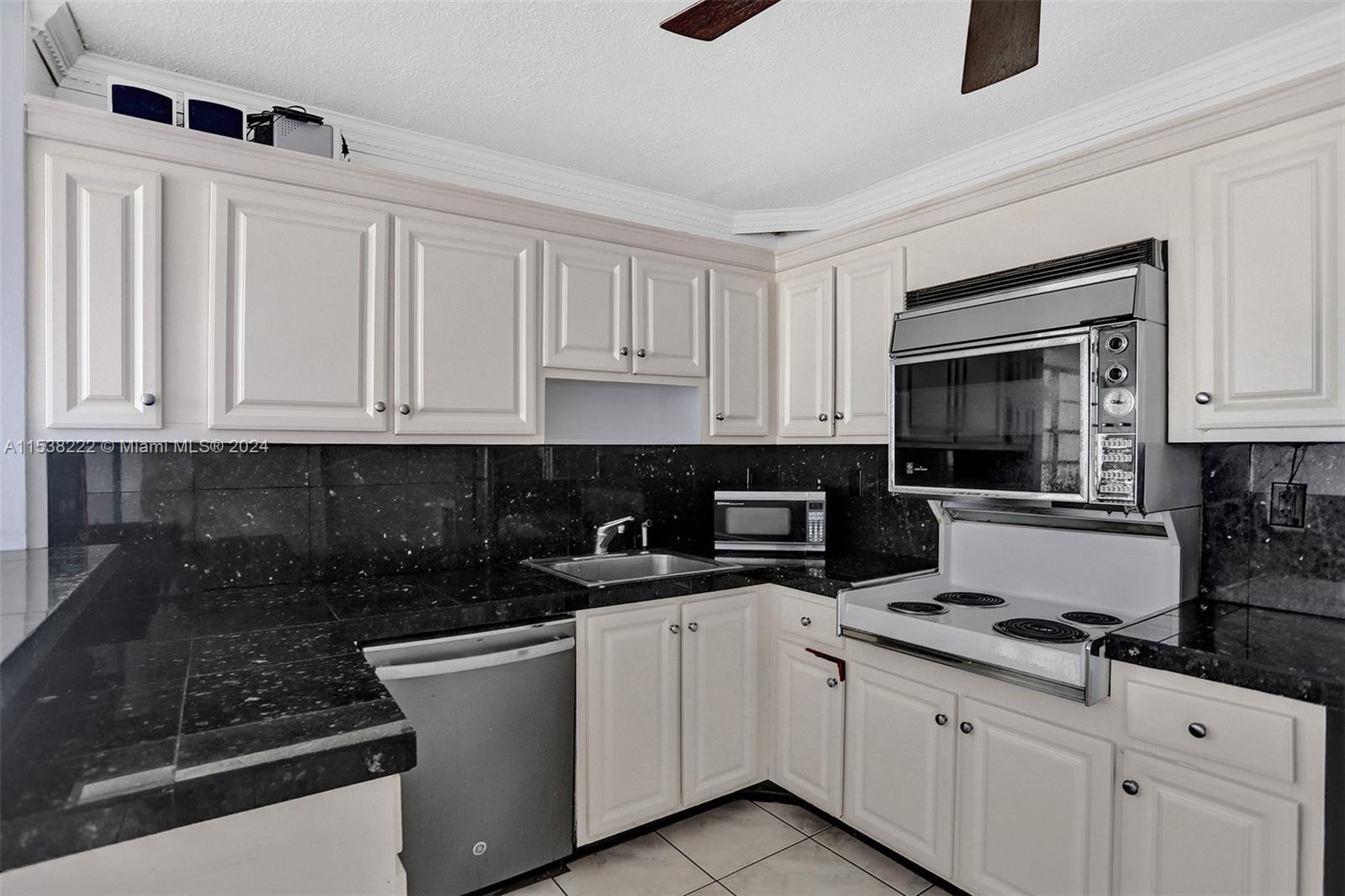 2750 183rd St, Aventura, FL, 33160 United States, 2 Bedrooms Bedrooms, ,2 BathroomsBathrooms,Residential,For Sale,183rd St,A11538222
