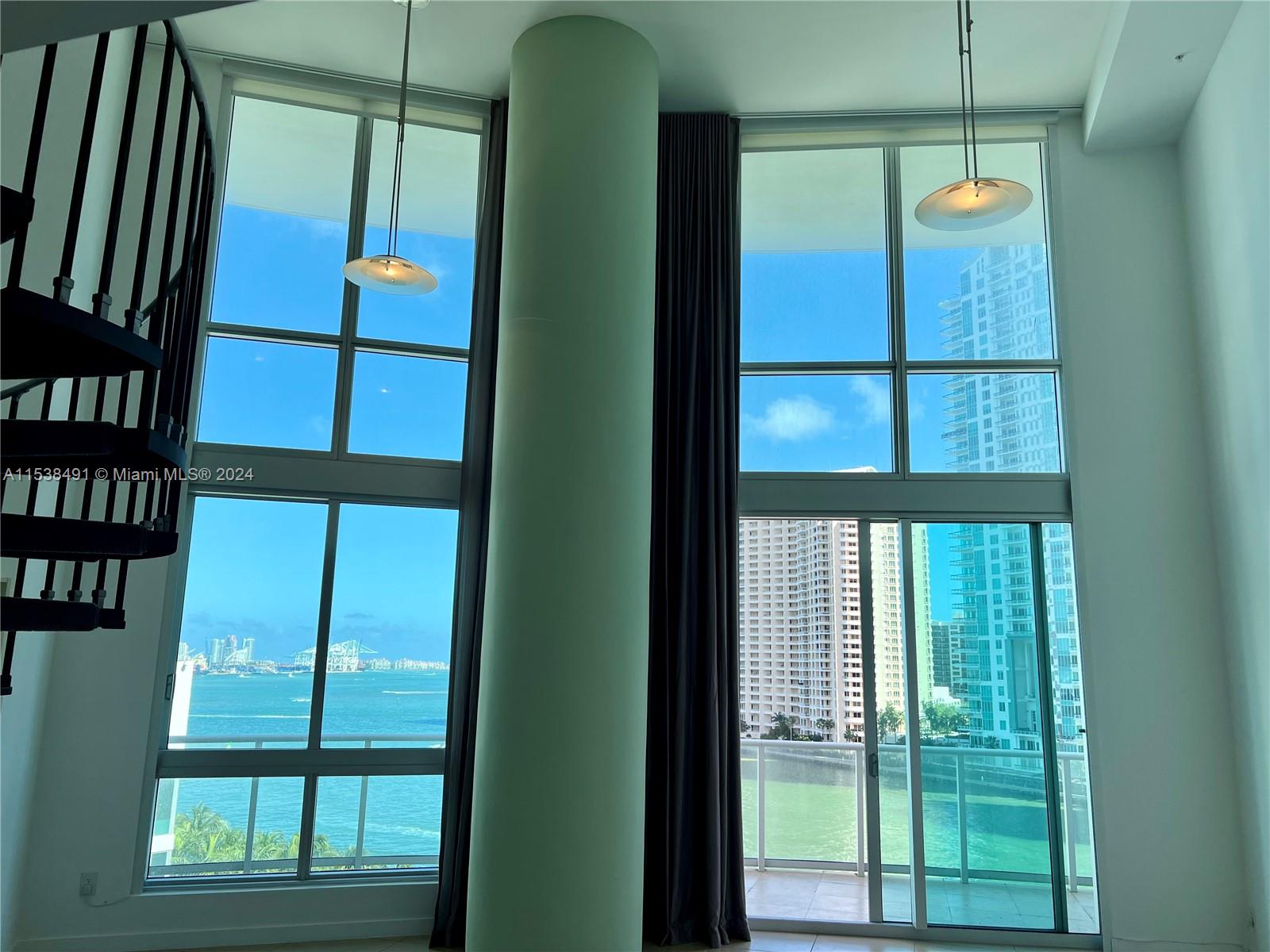300 S Biscayne Blvd Loft 818, Miami, Florida 33131, 1 Bedroom Bedrooms, ,1 BathroomBathrooms,Residentiallease,For Rent,300 S Biscayne Blvd Loft 818,A11538491