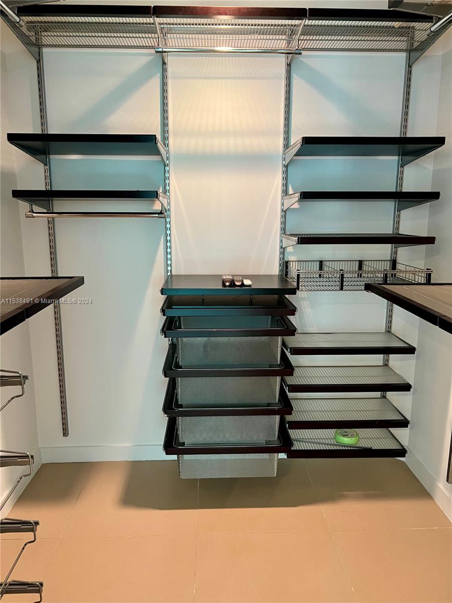 300 S Biscayne Blvd Loft 818, Miami, Florida 33131, 1 Bedroom Bedrooms, ,1 BathroomBathrooms,Residentiallease,For Rent,300 S Biscayne Blvd Loft 818,A11538491