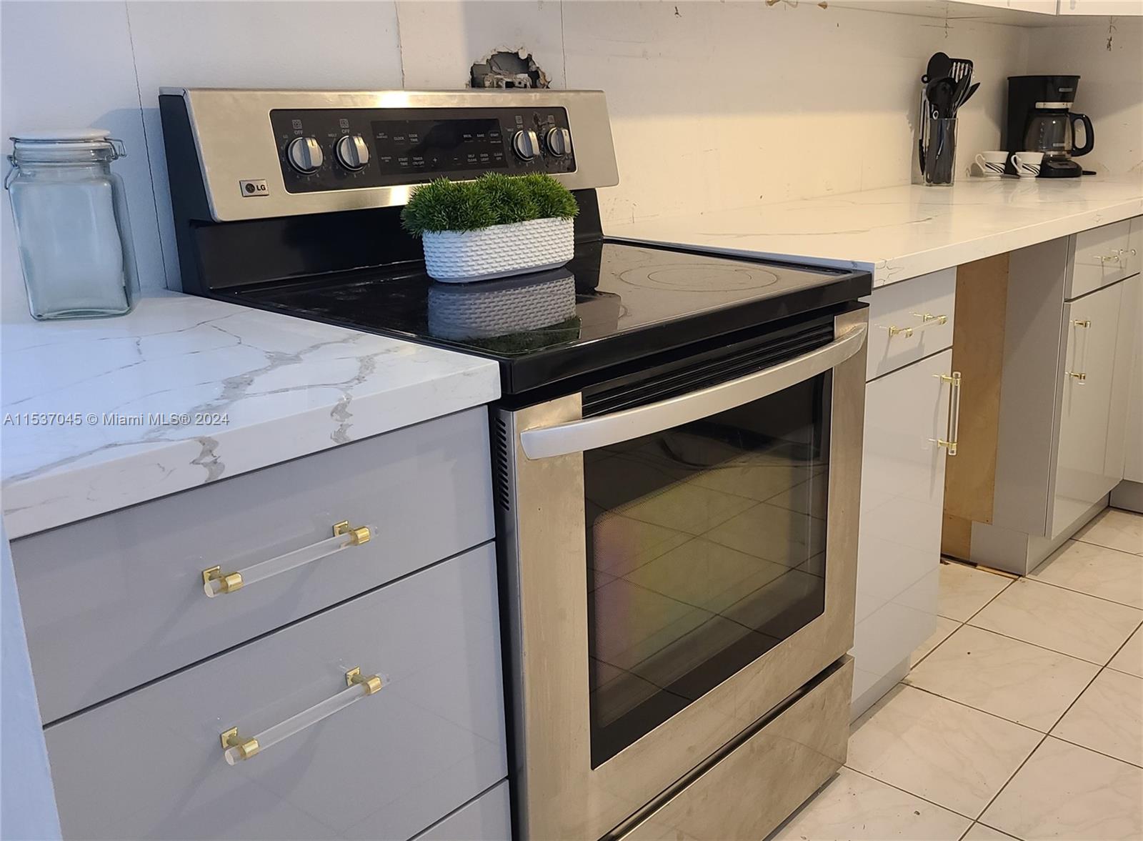 Backsplash To Be Installed