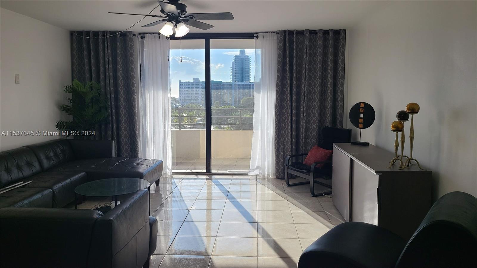 2500 Parkview Dr 802, Hallandale Beach, Florida 33009, 2 Bedrooms Bedrooms, ,2 BathroomsBathrooms,Residentiallease,For Rent,2500 Parkview Dr 802,A11537045
