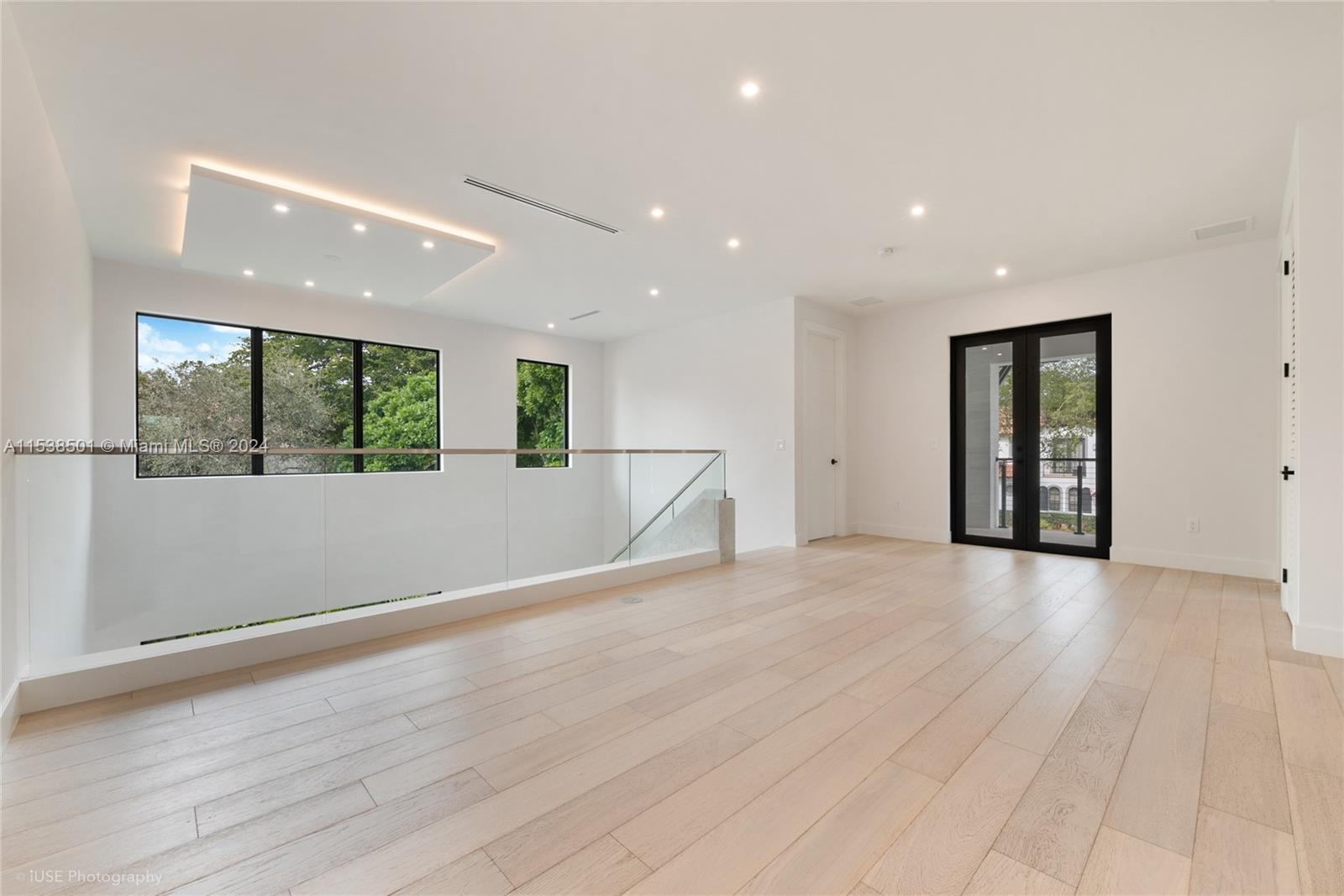 642 Madeira Ave, Coral Gables, Florida 33134, 5 Bedrooms Bedrooms, ,6 BathroomsBathrooms,Residential,For Sale,642 Madeira Ave,A11538501