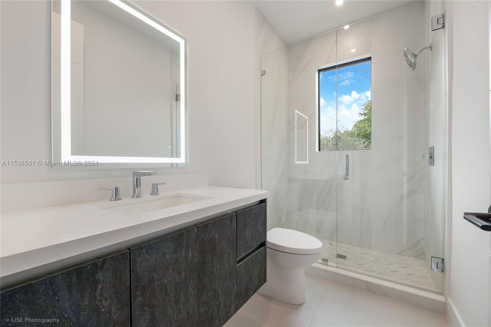 642 Madeira Ave, Coral Gables, FL, 33134 United States, 5 Bedrooms Bedrooms, ,6 BathroomsBathrooms,Residential,For Sale,Madeira Ave,A11538501