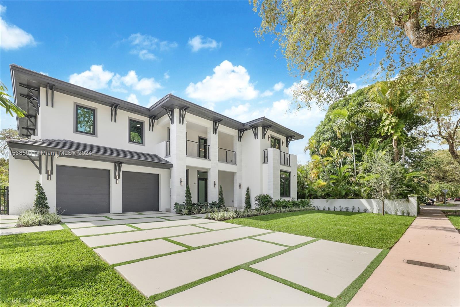 642 Madeira Ave, Coral Gables, Florida 33134, 5 Bedrooms Bedrooms, ,6 BathroomsBathrooms,Residential,For Sale,642 Madeira Ave,A11538501