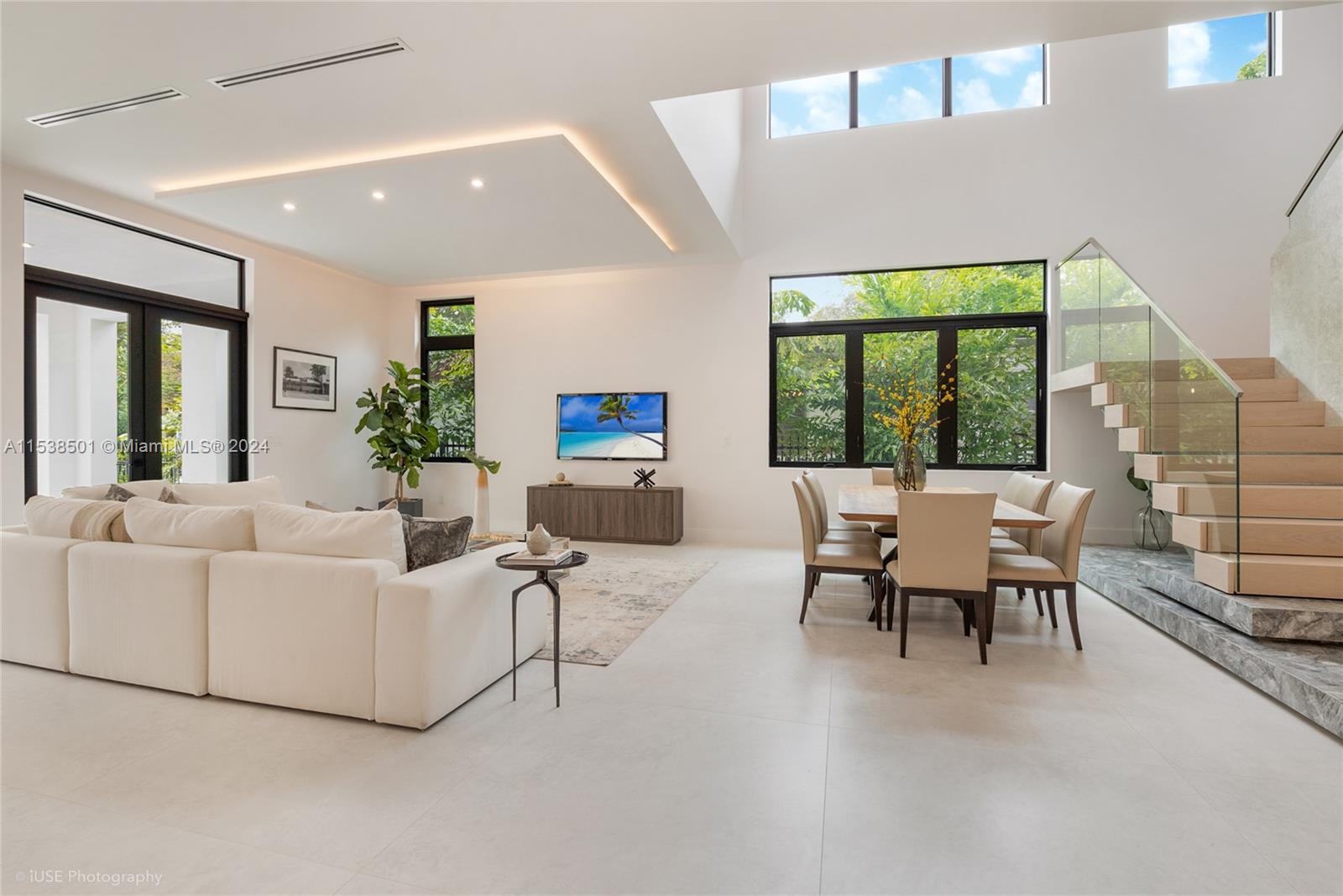 642 Madeira Ave, Coral Gables, FL, 33134 United States, 5 Bedrooms Bedrooms, ,6 BathroomsBathrooms,Residential,For Sale,Madeira Ave,A11538501