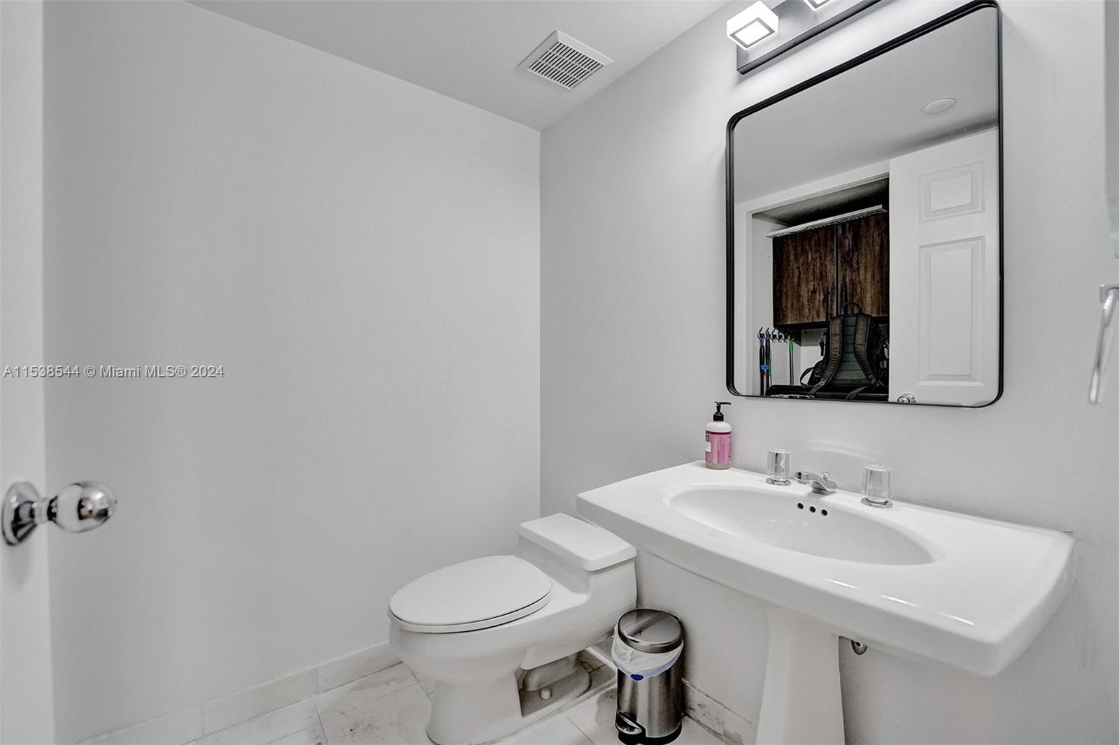 3530 Mystic Pointe Dr, Aventura, FL, 33180 United States, 2 Bedrooms Bedrooms, ,2 BathroomsBathrooms,Residential,For Sale,Mystic Pointe Dr,A11538544
