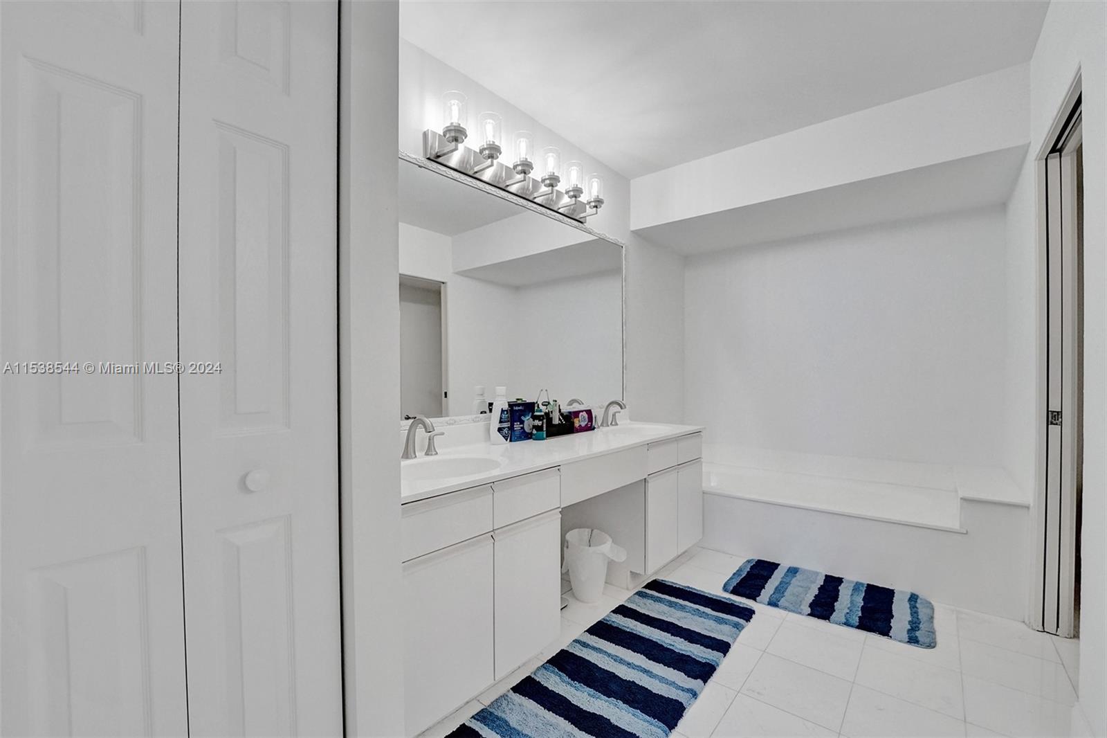 3530 Mystic Pointe Dr, Aventura, FL, 33180 United States, 2 Bedrooms Bedrooms, ,2 BathroomsBathrooms,Residential,For Sale,Mystic Pointe Dr,A11538544