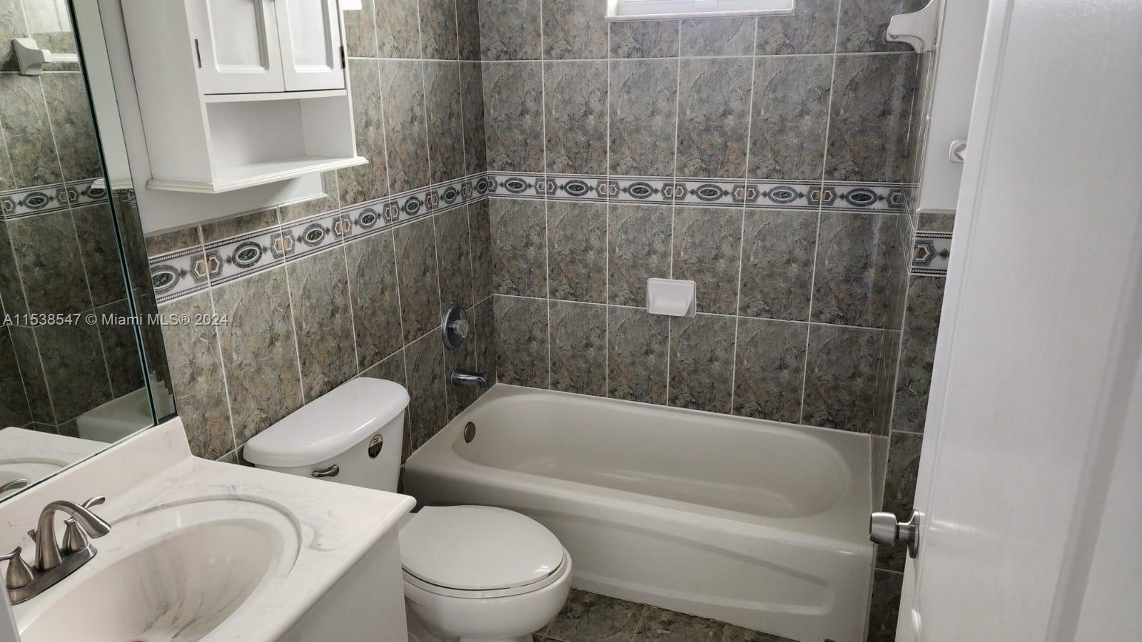 6202 SW 157th Pl 6202, Miami, Florida 33193, 5 Bedrooms Bedrooms, ,3 BathroomsBathrooms,Residentiallease,For Rent,6202 SW 157th Pl 6202,A11538547