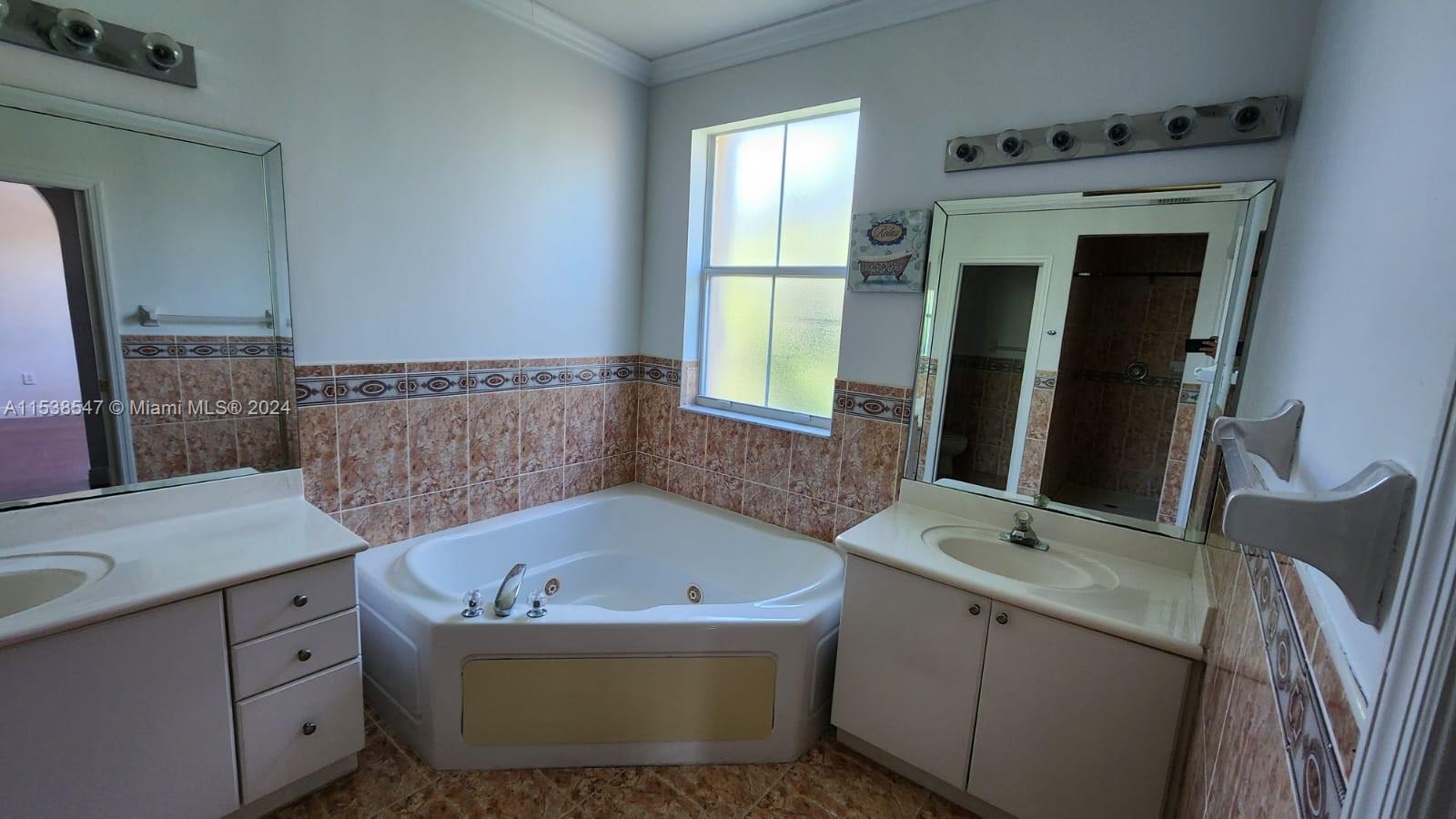 6202 SW 157th Pl 6202, Miami, Florida 33193, 5 Bedrooms Bedrooms, ,3 BathroomsBathrooms,Residentiallease,For Rent,6202 SW 157th Pl 6202,A11538547