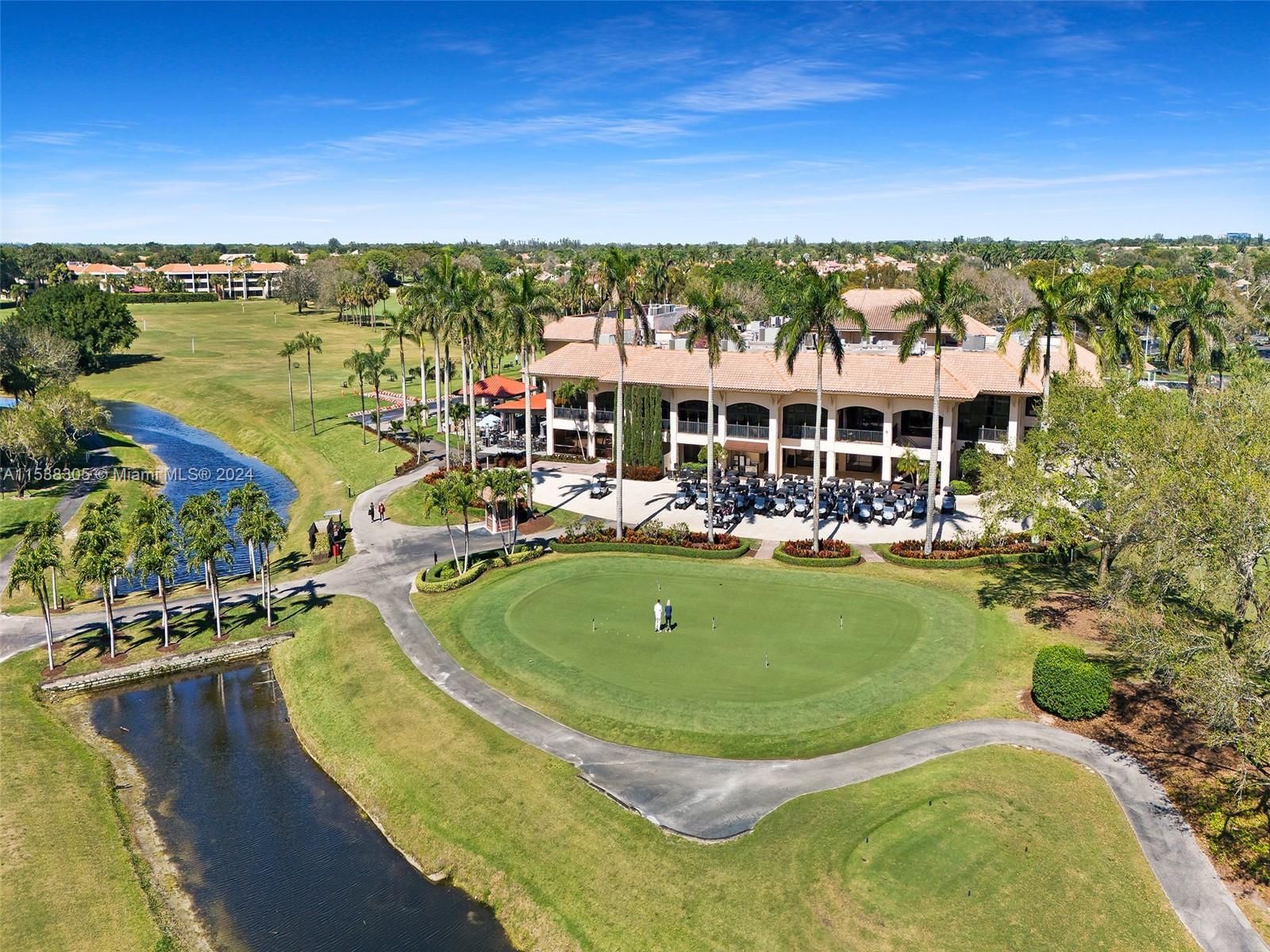 Gorgeous Clubhouse complete with restaurants and bars