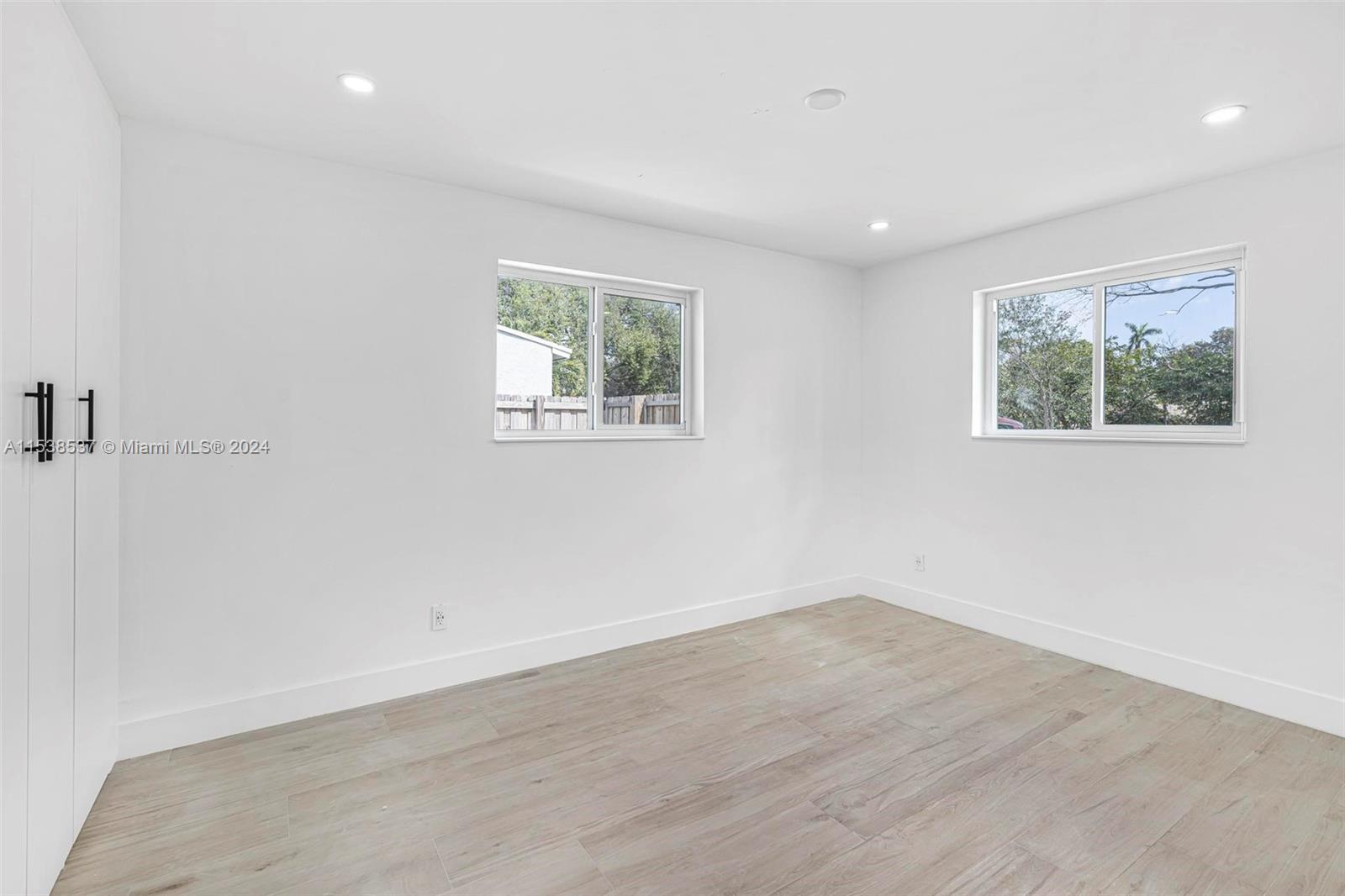 1116 N 31st Ave, Hollywood, Florida 33021, 4 Bedrooms Bedrooms, ,2 BathroomsBathrooms,Residentiallease,For Rent,1116 N 31st Ave,A11538537