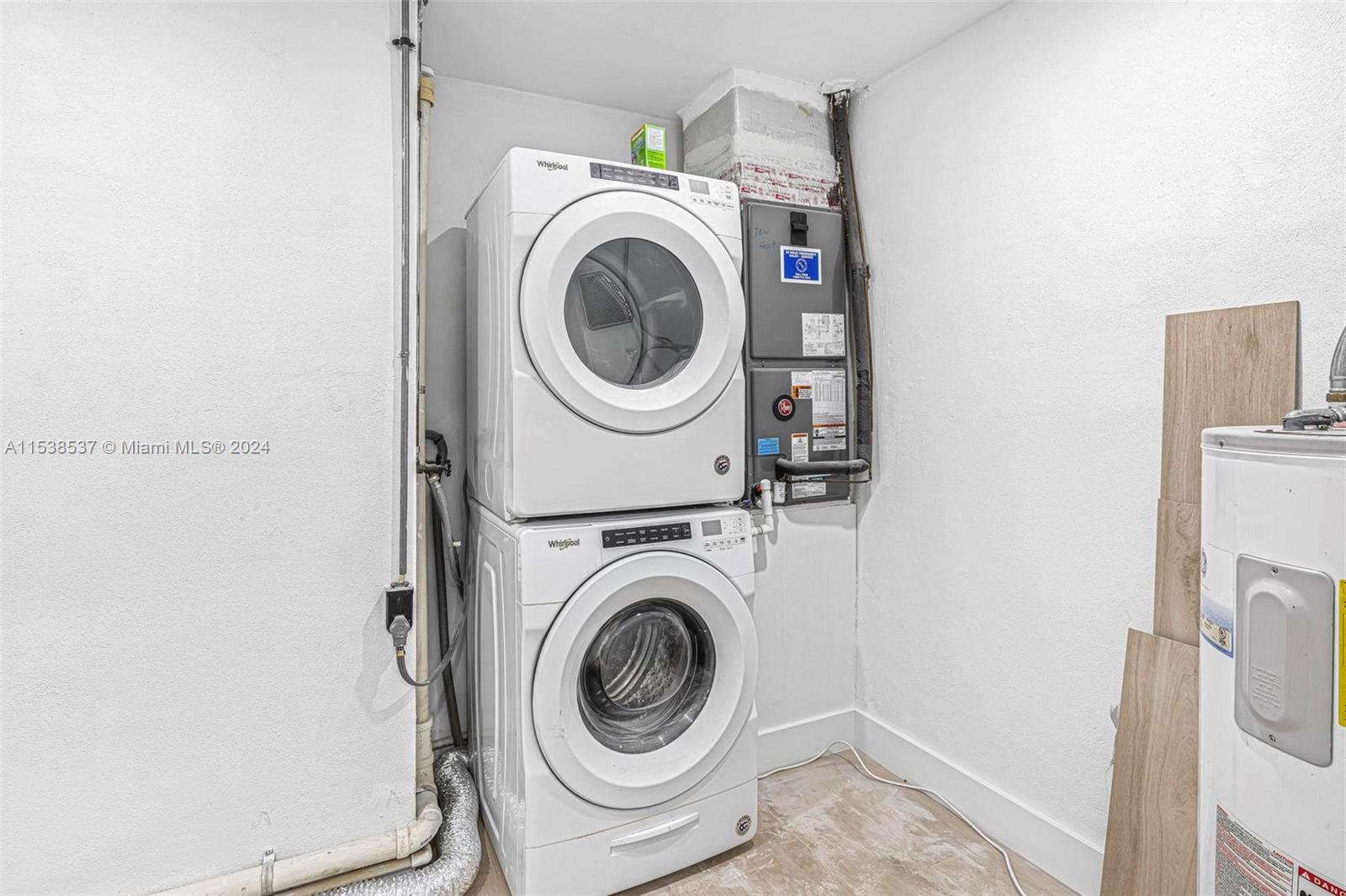 1116 N 31st Ave, Hollywood, Florida 33021, 4 Bedrooms Bedrooms, ,2 BathroomsBathrooms,Residentiallease,For Rent,1116 N 31st Ave,A11538537