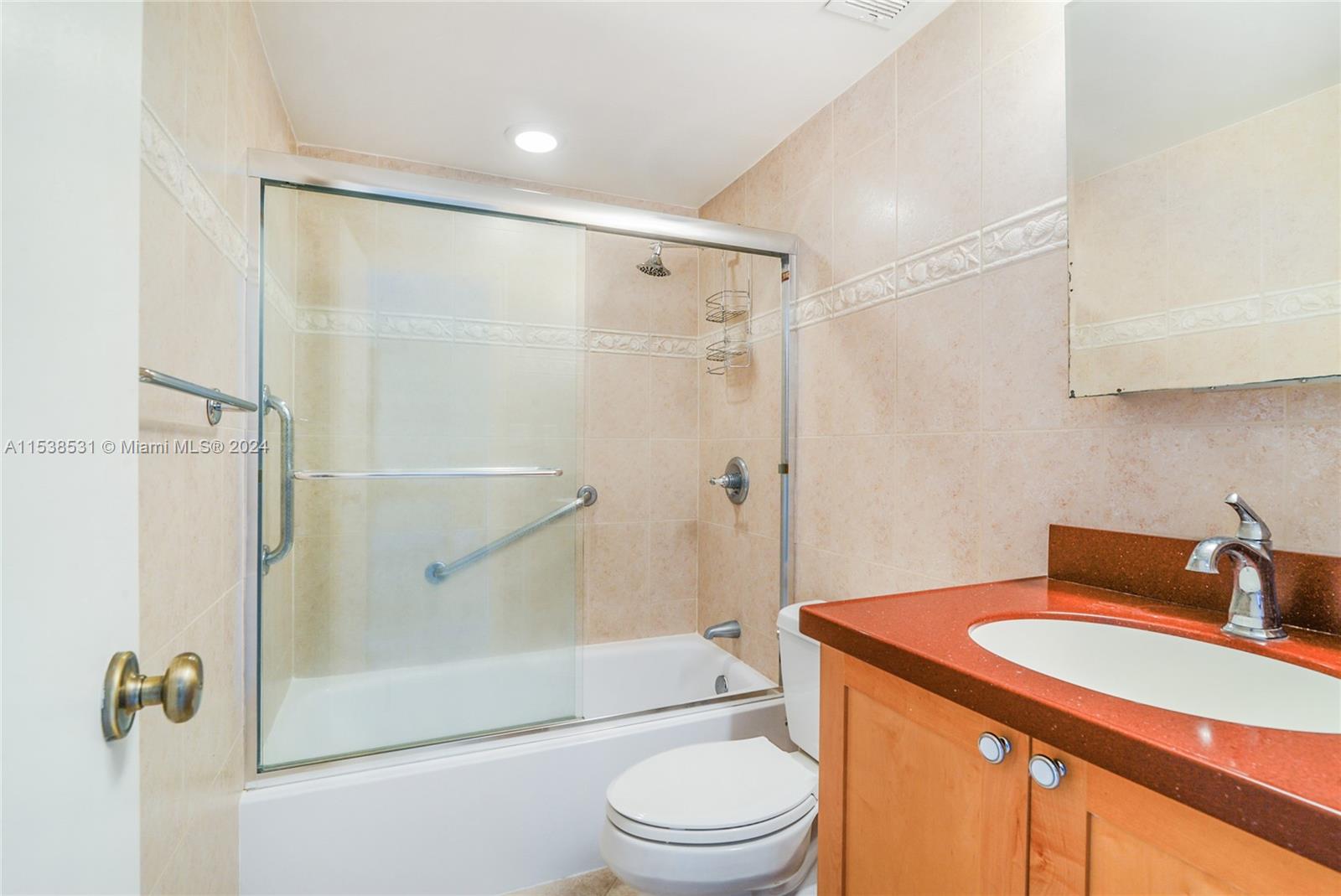 1950 S Ocean Dr 8K, Hallandale Beach, Florida 33009, 1 Bedroom Bedrooms, ,1 BathroomBathrooms,Residentiallease,For Rent,1950 S Ocean Dr 8K,A11538531