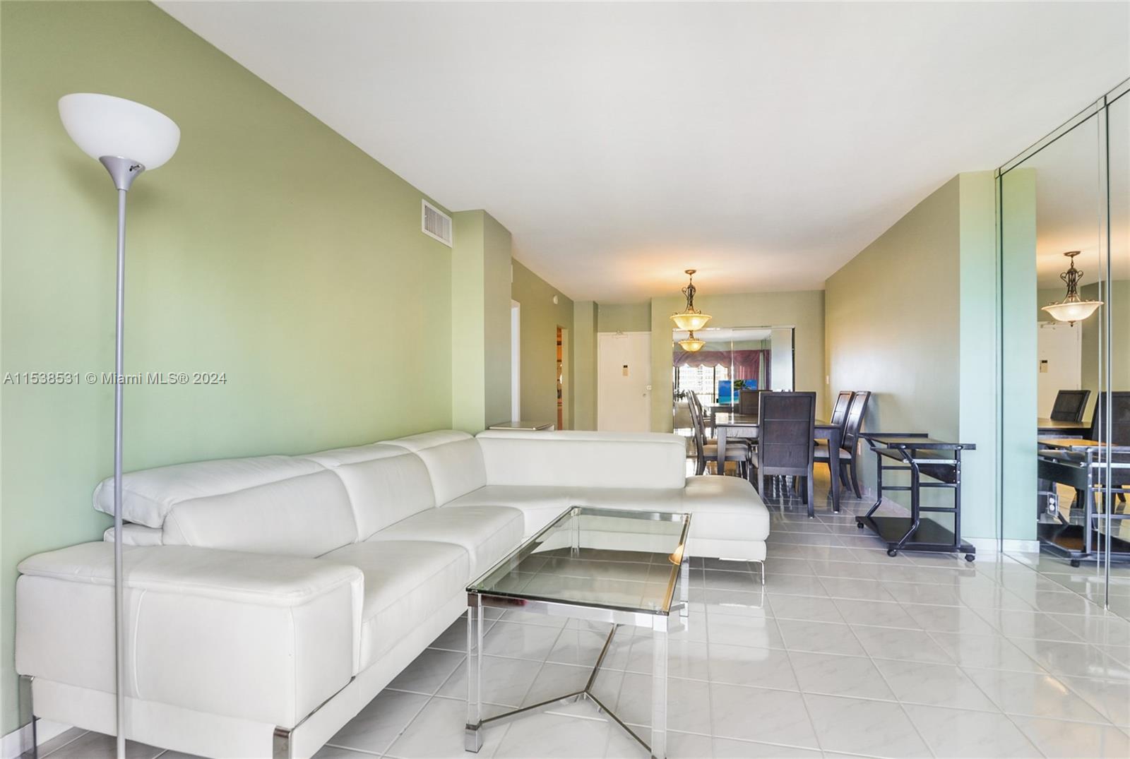 1950 S Ocean Dr 8K, Hallandale Beach, Florida 33009, 1 Bedroom Bedrooms, ,1 BathroomBathrooms,Residentiallease,For Rent,1950 S Ocean Dr 8K,A11538531