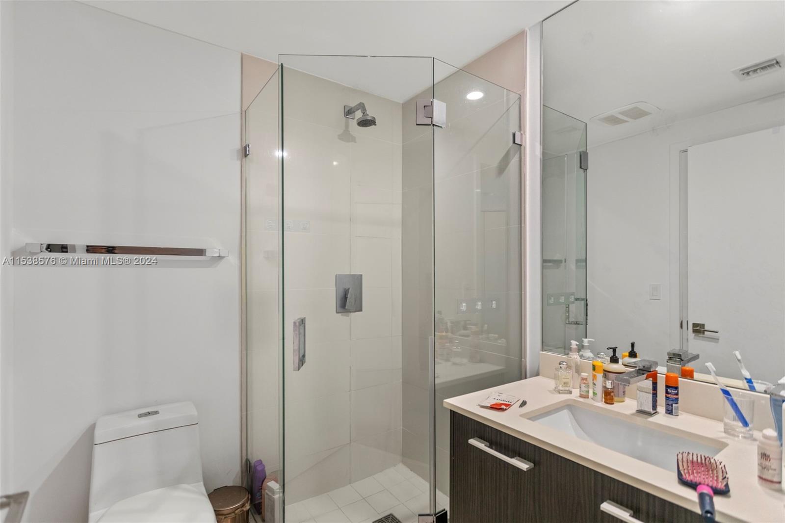 45 SW 9th St 2206, Miami, Florida 33130, 2 Bedrooms Bedrooms, ,2 BathroomsBathrooms,Residential,For Sale,45 SW 9th St 2206,A11538576