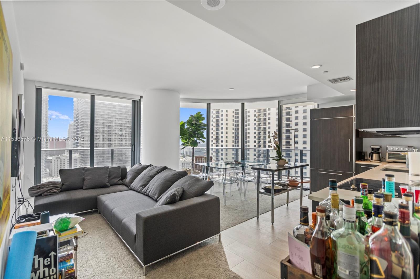 45 SW 9th St 2206, Miami, Florida 33130, 2 Bedrooms Bedrooms, ,2 BathroomsBathrooms,Residential,For Sale,45 SW 9th St 2206,A11538576