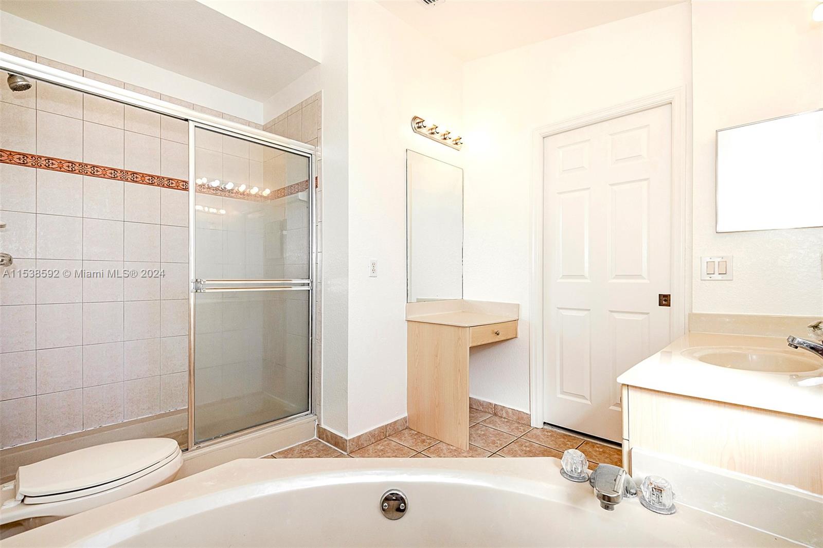 4887 NW 116th Ave ., Doral, Florida 33178, 3 Bedrooms Bedrooms, ,2 BathroomsBathrooms,Residentiallease,For Rent,4887 NW 116th Ave .,A11538592